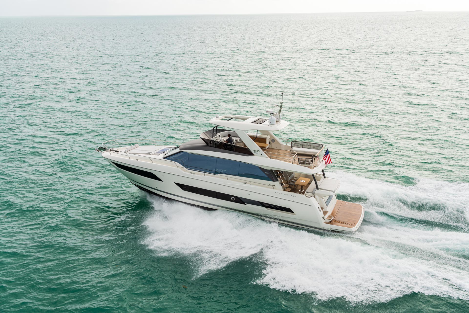 2024 Prestige Yachts 690