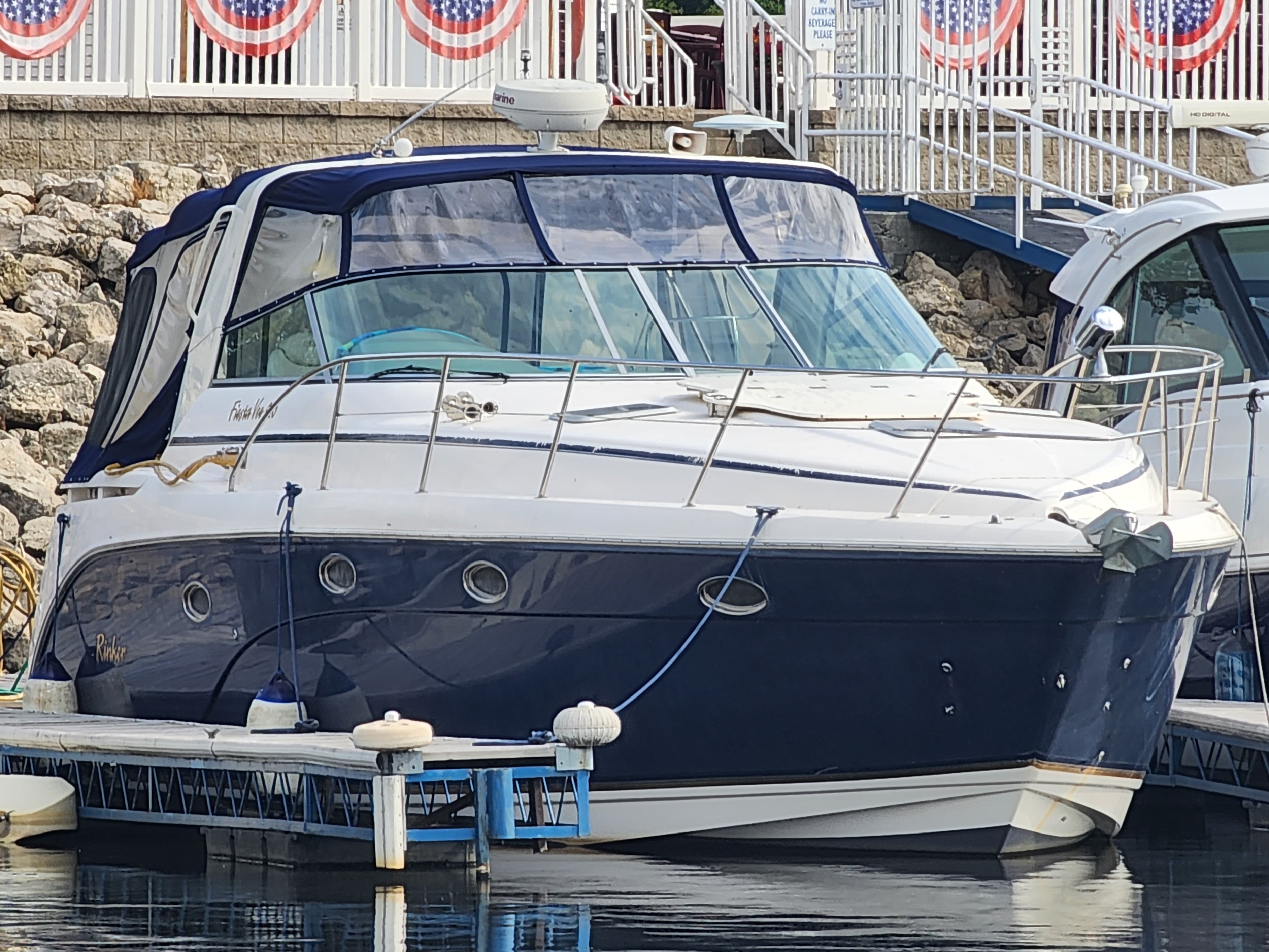 2006 Rinker 410 FIESTA VEE