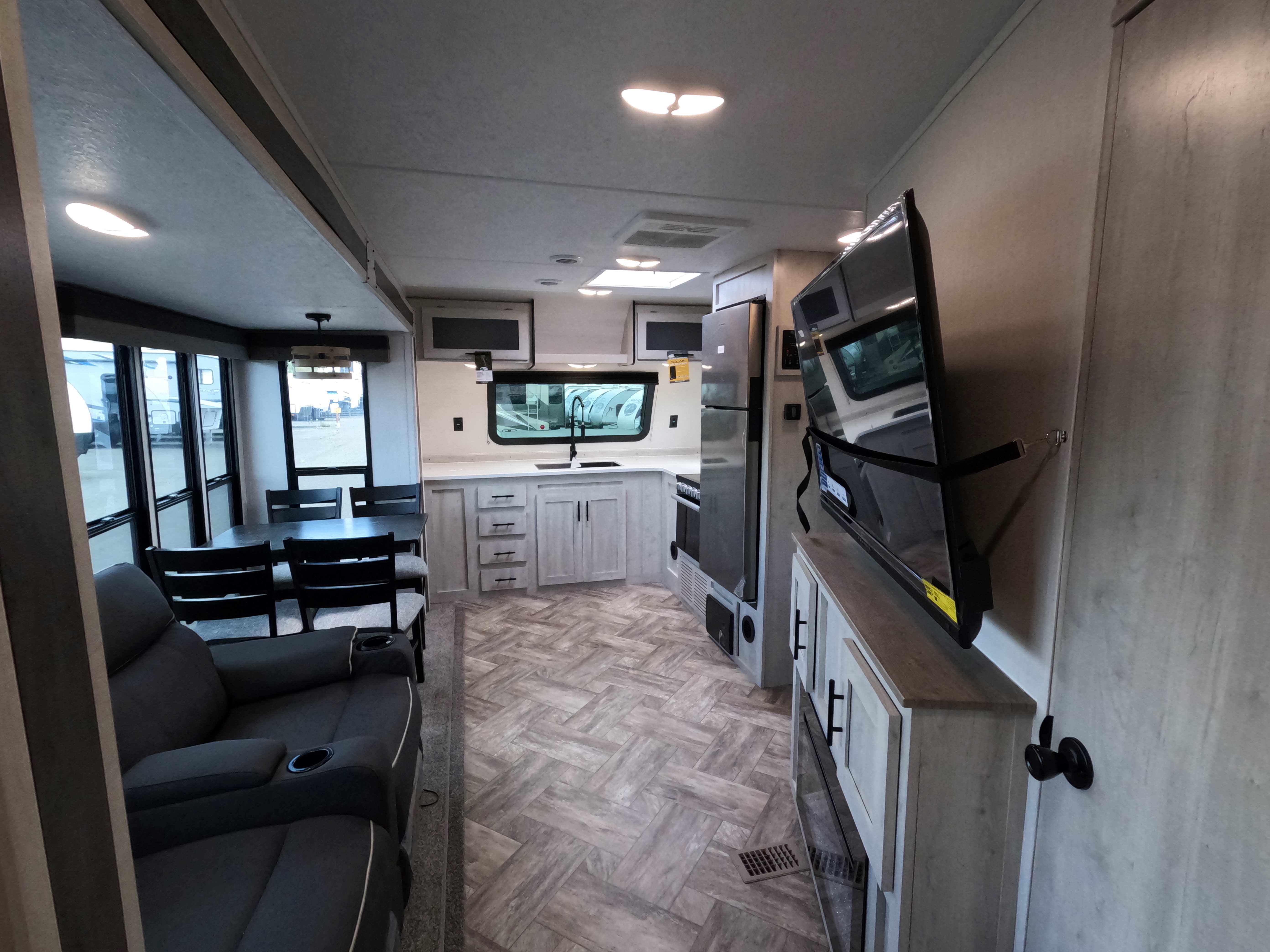 2024 Forest River Wildcat 276FKX-6