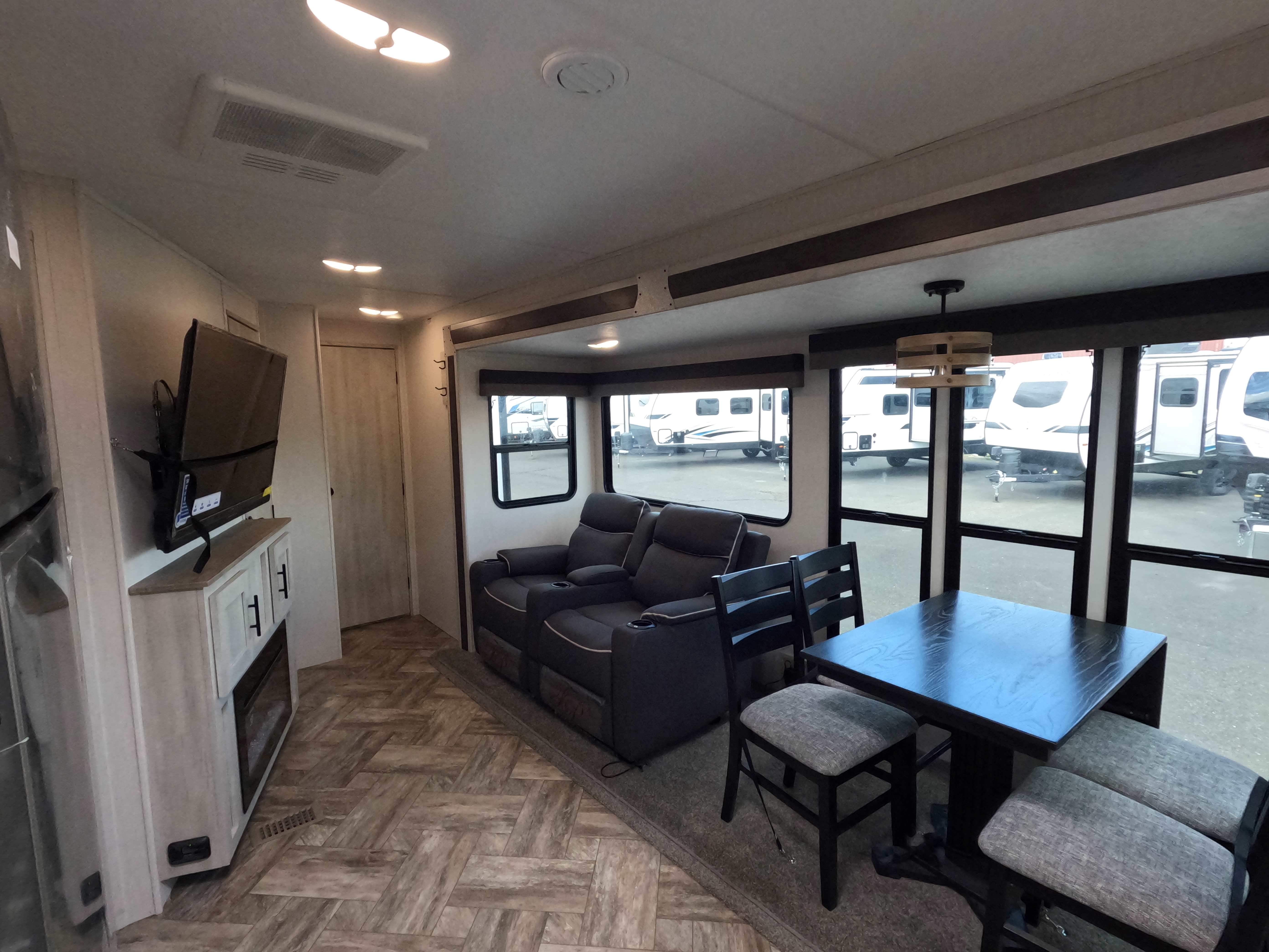 2024 Forest River Wildcat 276FKX-4