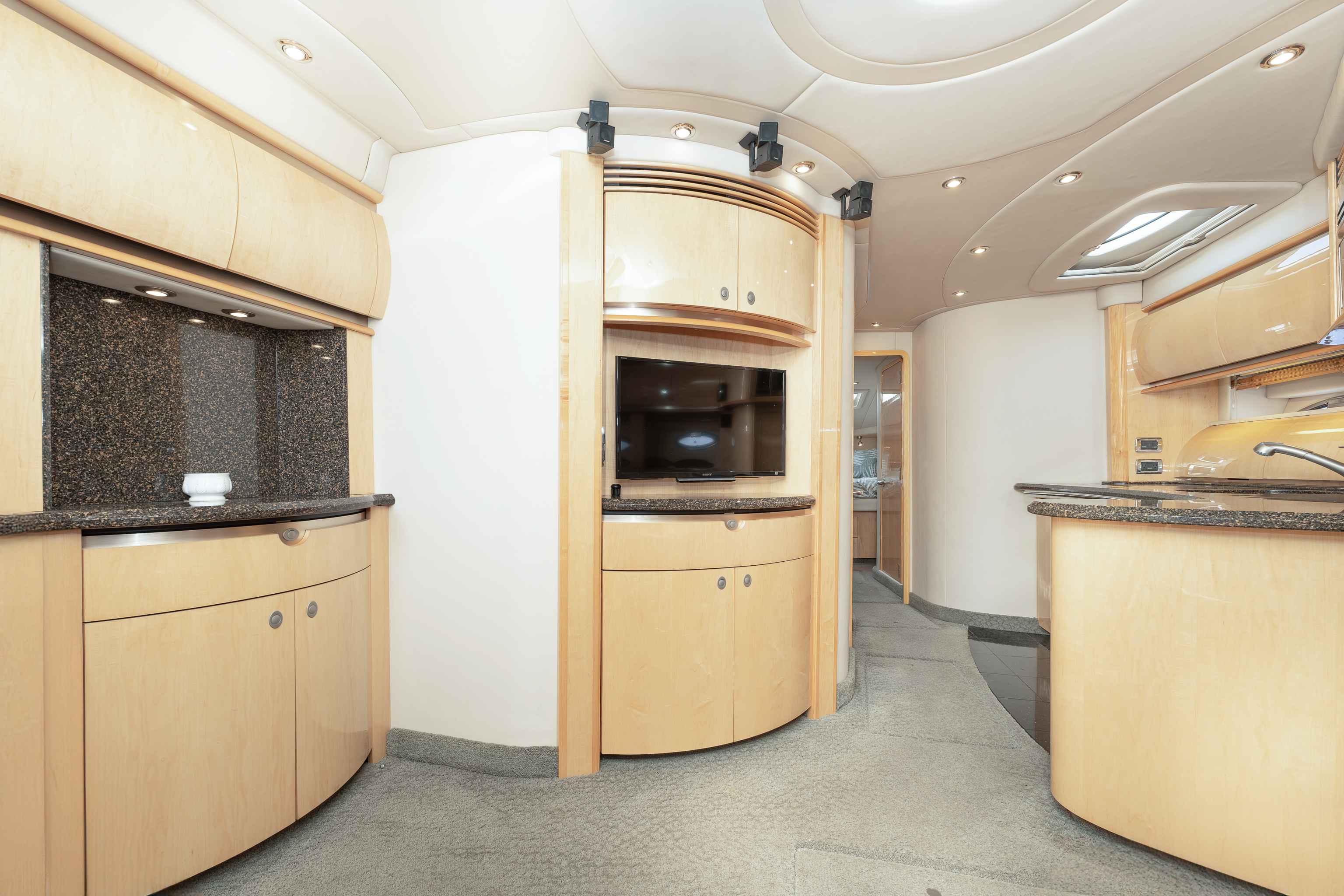 Pre-Owned 2005 Sea ray Sundancer 500 for Sale | Vancouver, BC | M&P Yacht Centre | 65dd1116bfae0693480cfe2e