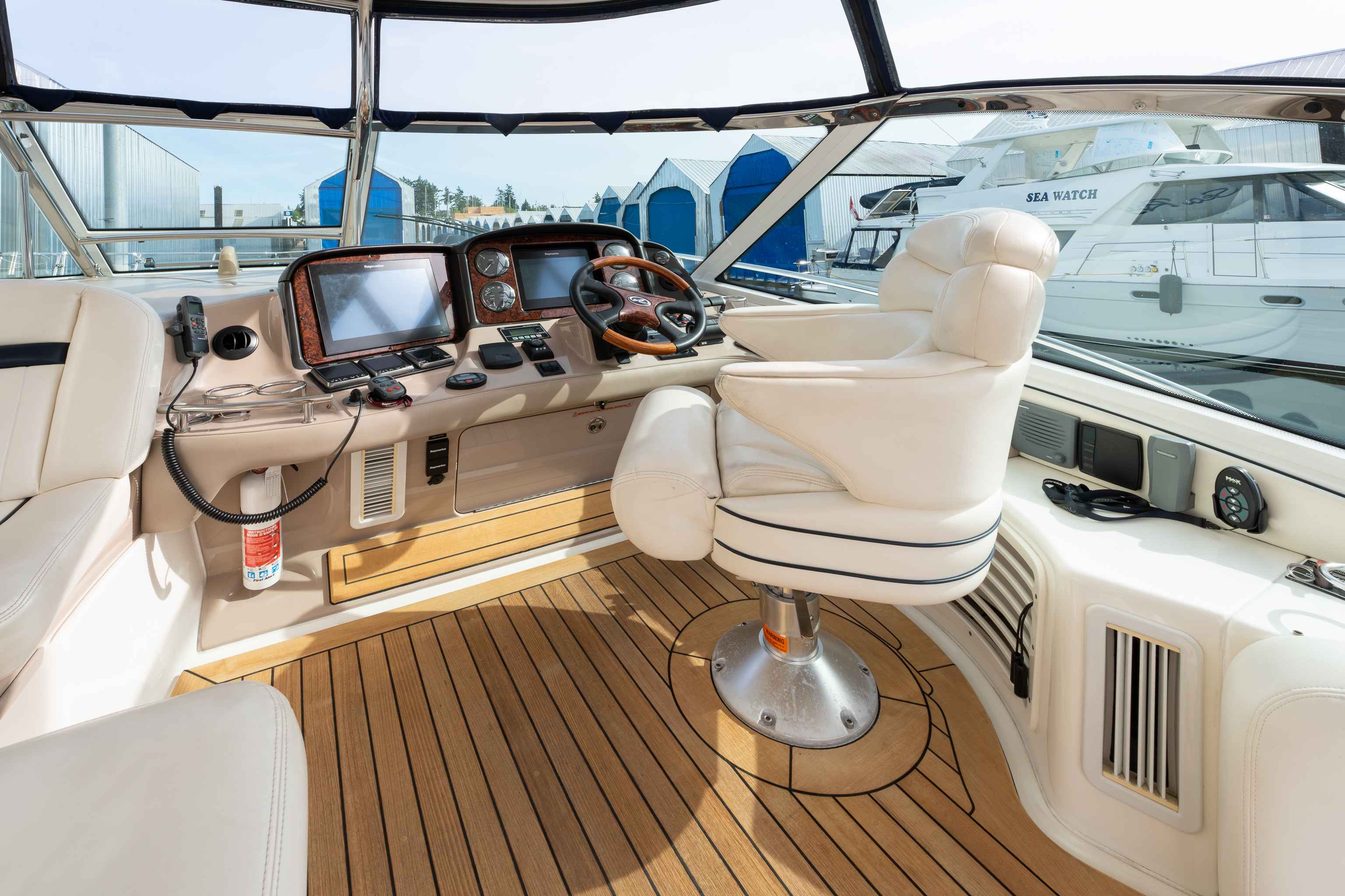 Pre-Owned 2005 Sea ray Sundancer 500 for Sale | Vancouver, BC | M&P Yacht Centre | 65dd1116bfae0693480cfe2e