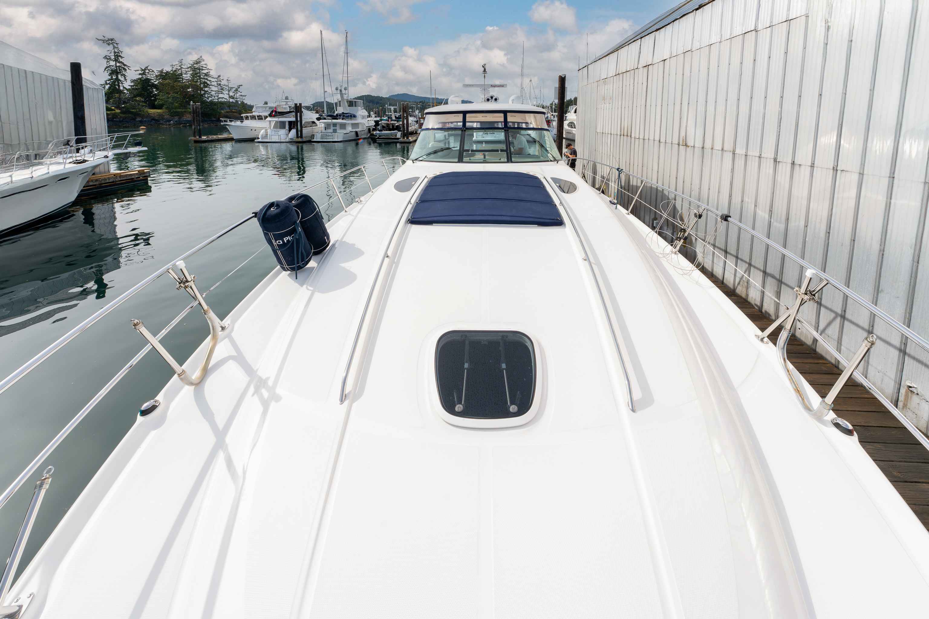 Pre-Owned 2005 Sea ray Sundancer 500 for Sale | Vancouver, BC | M&P Yacht Centre | 65dd1116bfae0693480cfe2e