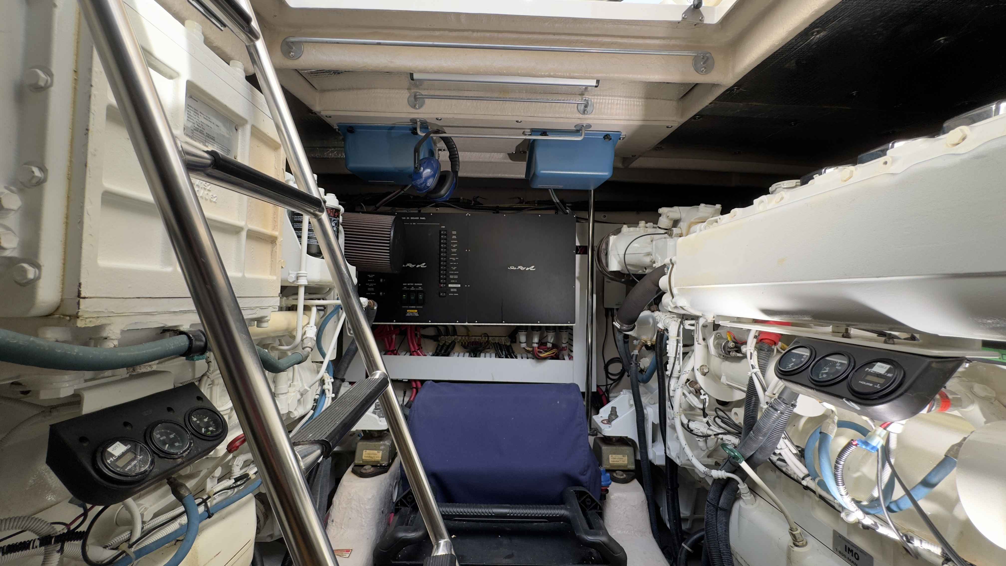 Pre-Owned 2005 Sea ray Sundancer 500 for Sale | Vancouver, BC | M&P Yacht Centre | 65dd1116bfae0693480cfe2e