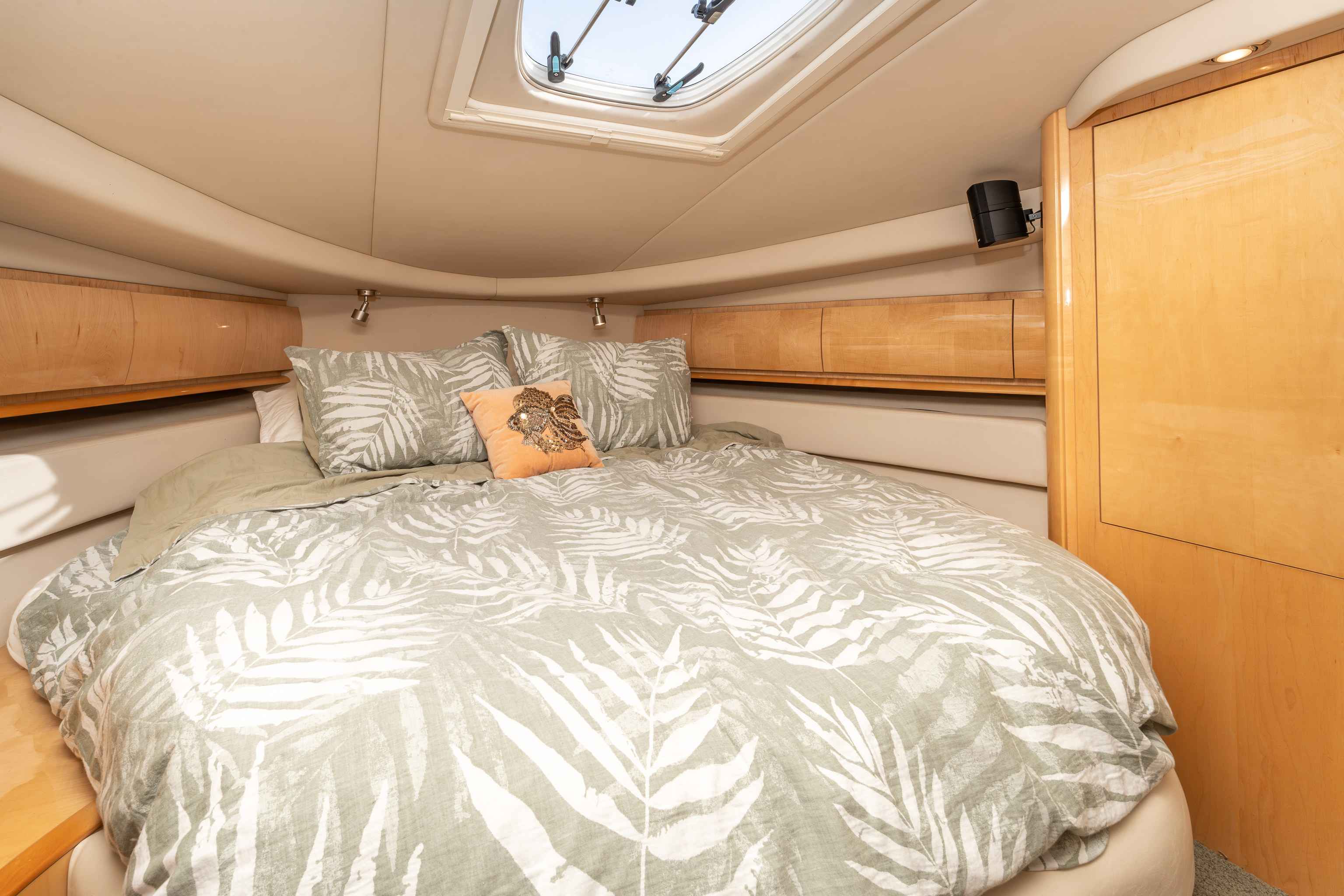 Pre-Owned 2005 Sea ray Sundancer 500 for Sale | Vancouver, BC | M&P Yacht Centre | 65dd1116bfae0693480cfe2e