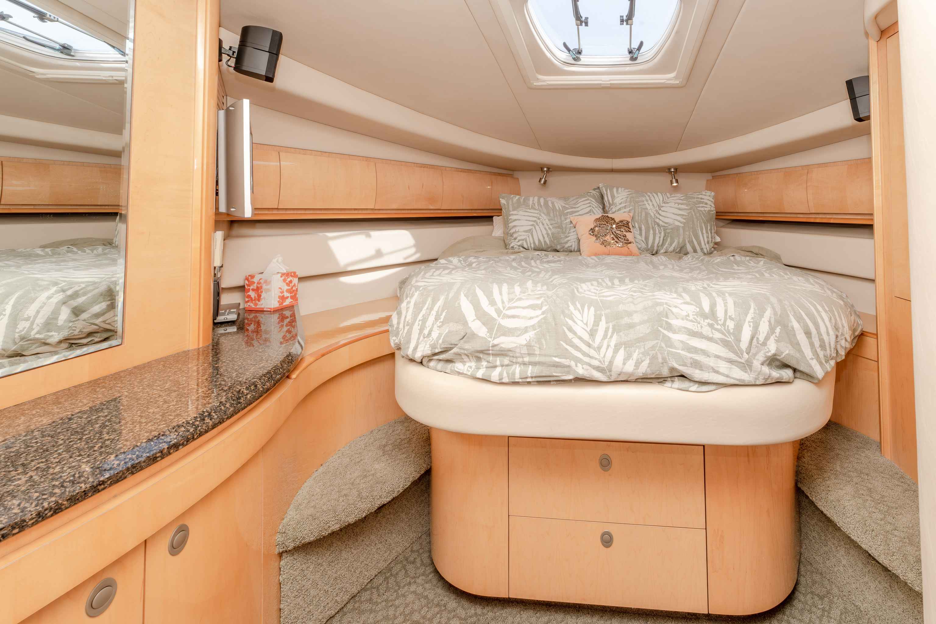 Pre-Owned 2005 Sea ray Sundancer 500 for Sale | Vancouver, BC | M&P Yacht Centre | 65dd1116bfae0693480cfe2e