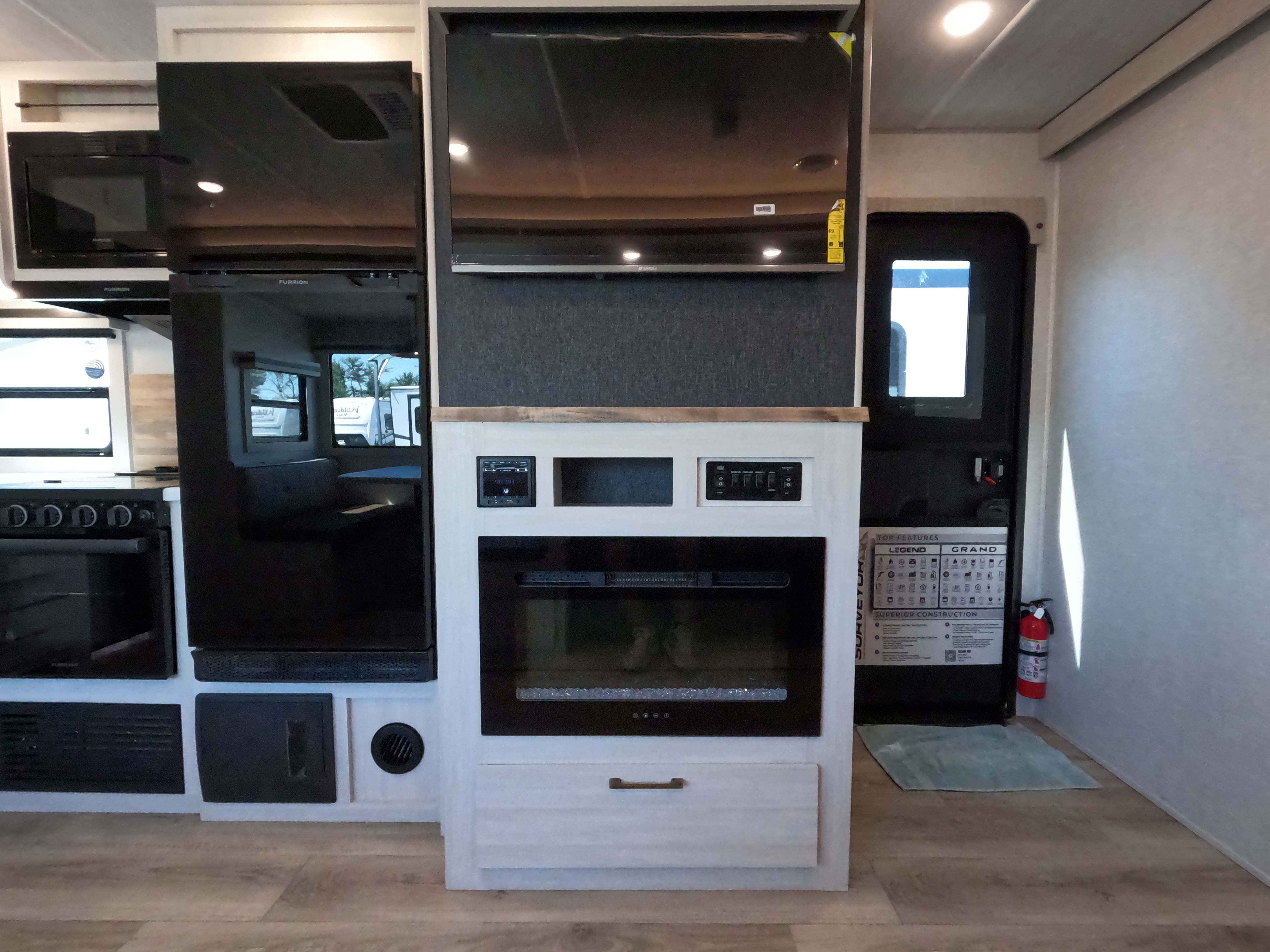2025 Forest River Surveyor 296QBLE-14