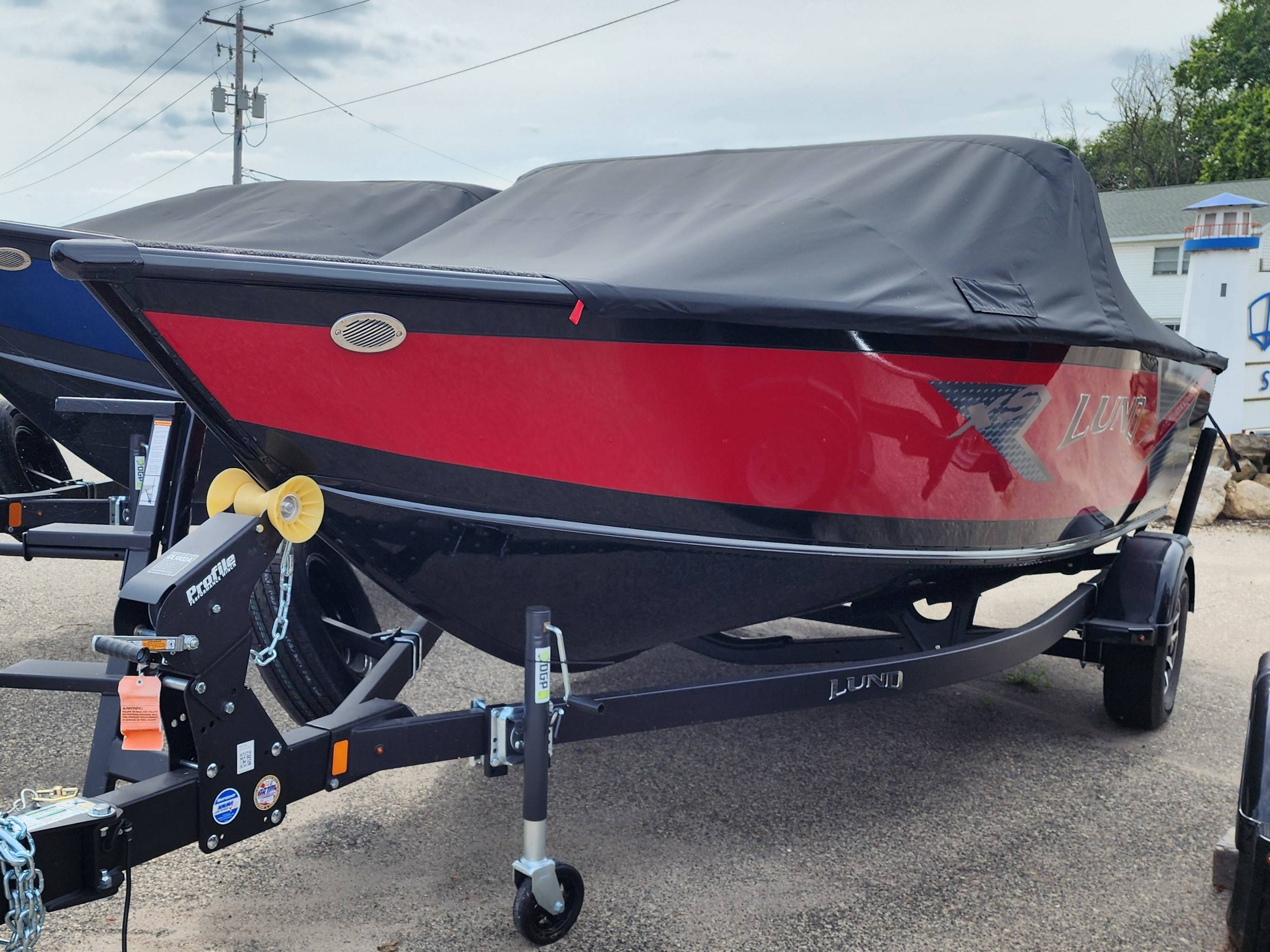 2025 Lund Boat Co. 1775CROSSOVERXS