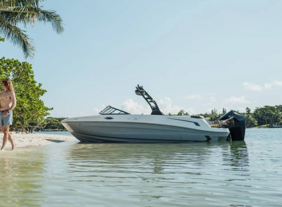 2025 Bayliner VR6 OB