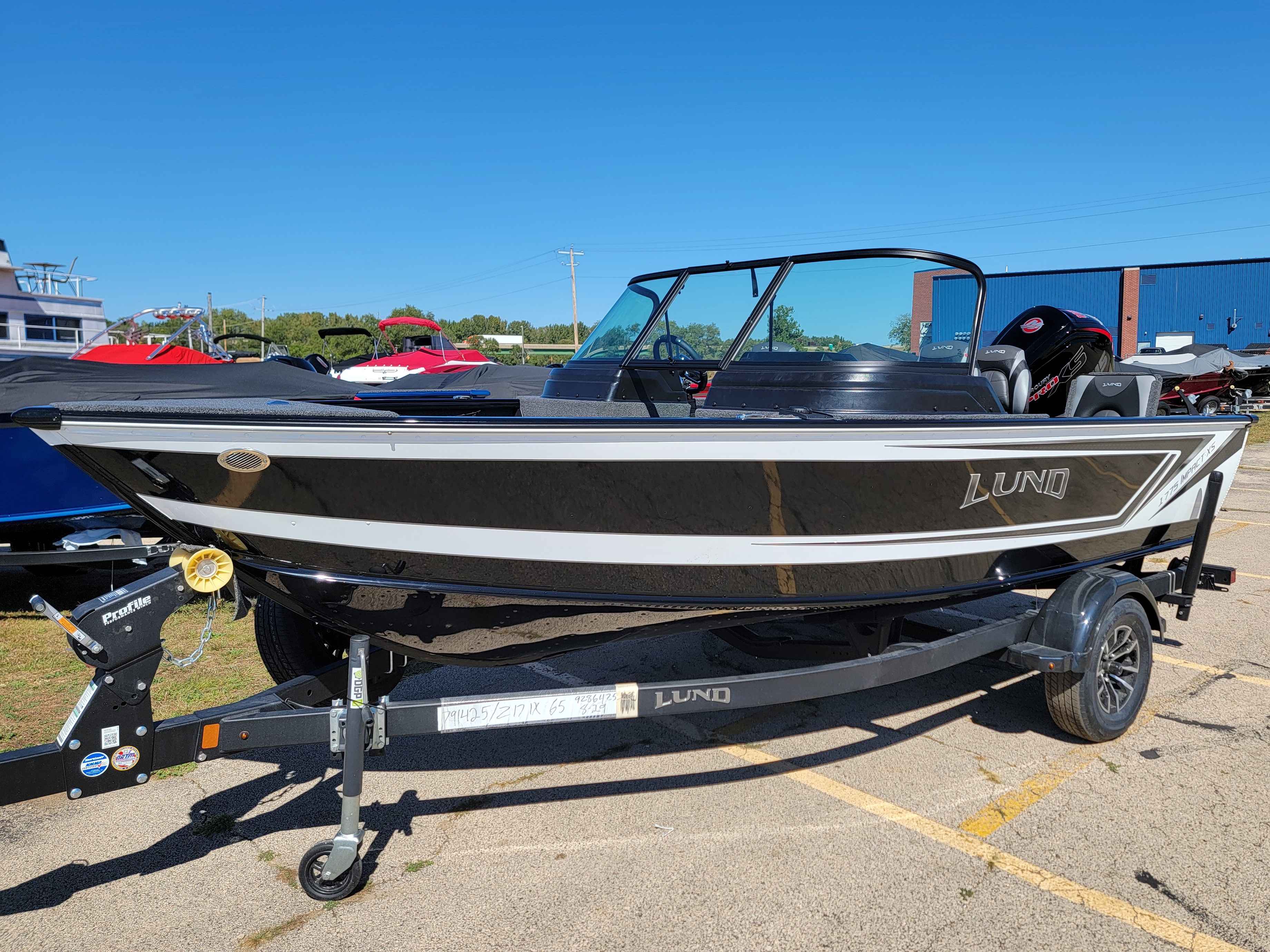 2025 Lund Boat Co. 1775 IMP/XS
