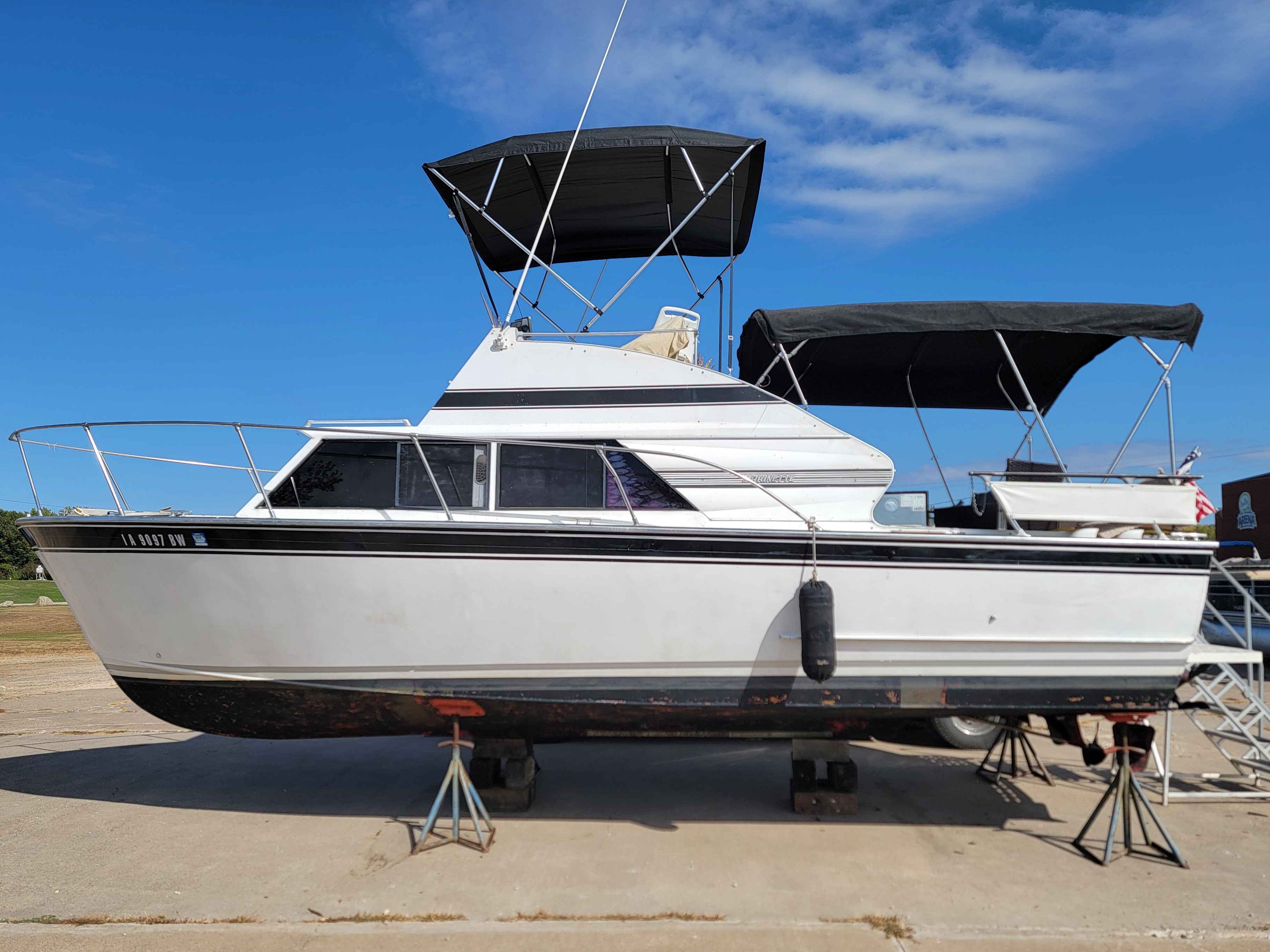 1976 Marinette 28 FISHERMAN