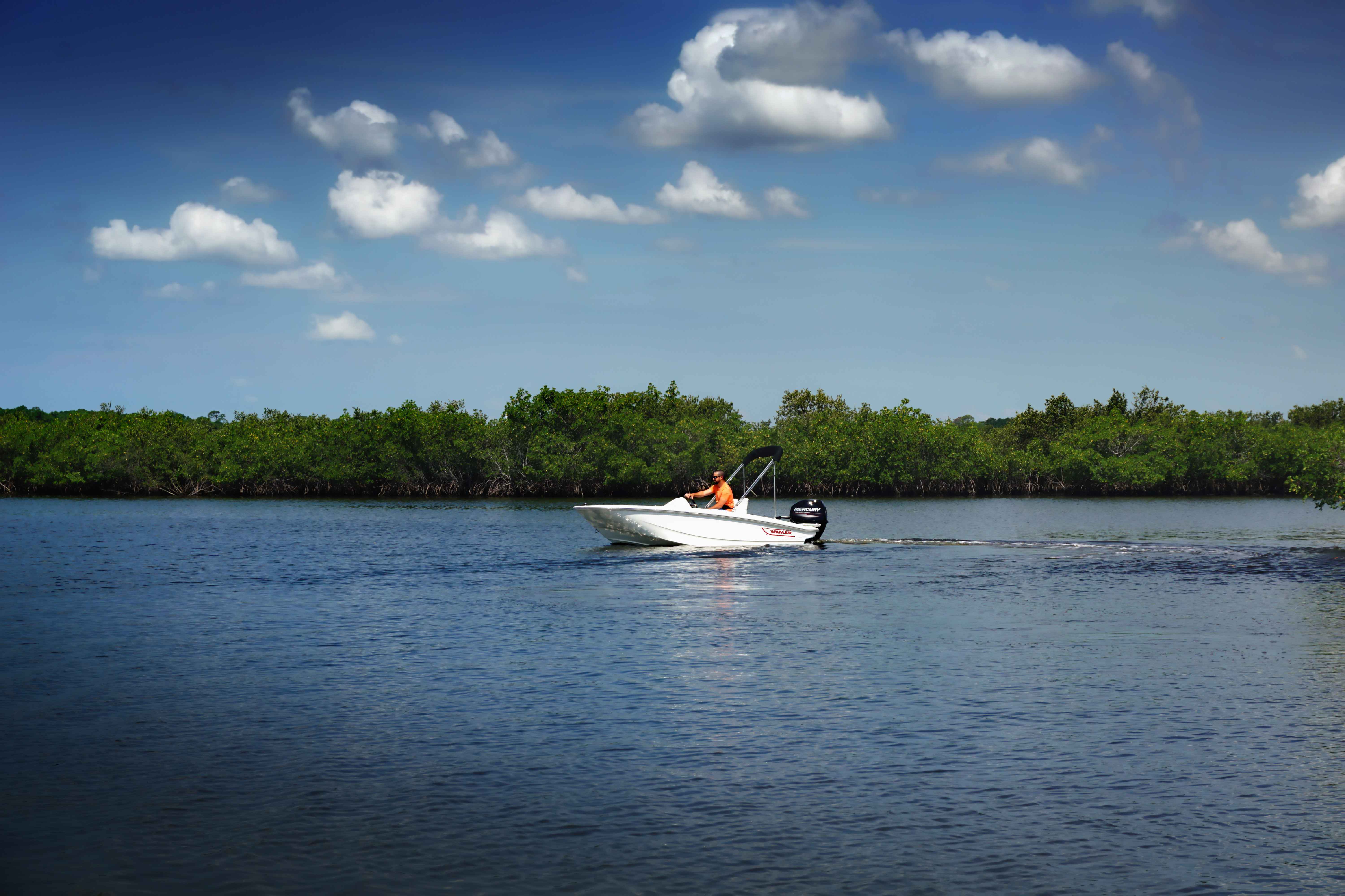 2025 Boston Whaler 130 Super Sport