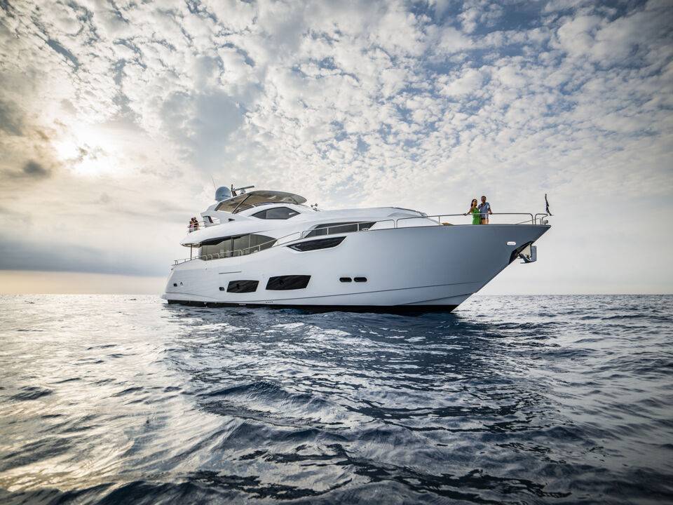 2024 Sunseeker 95 Yacht