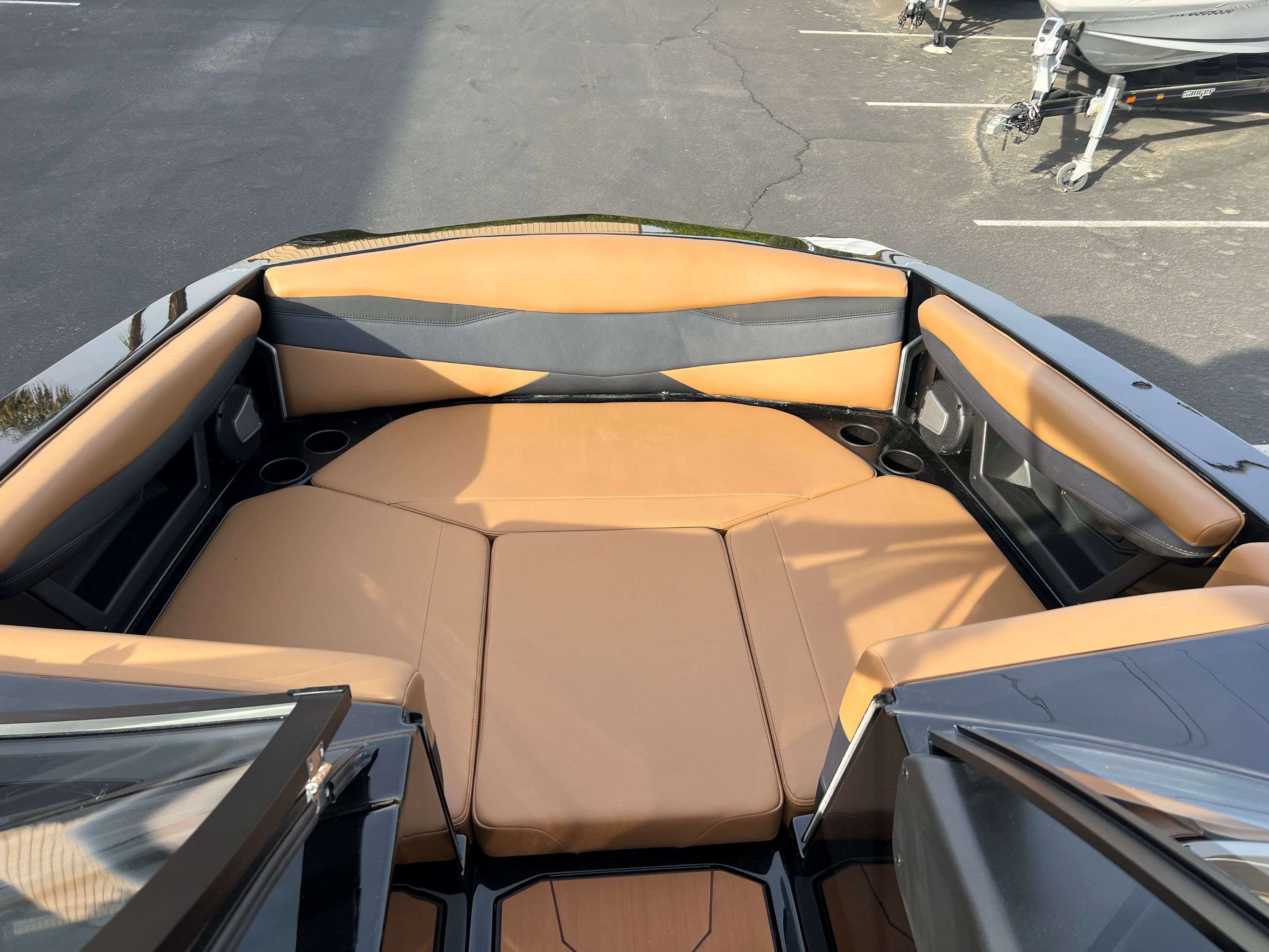 2025 Axis A225-9