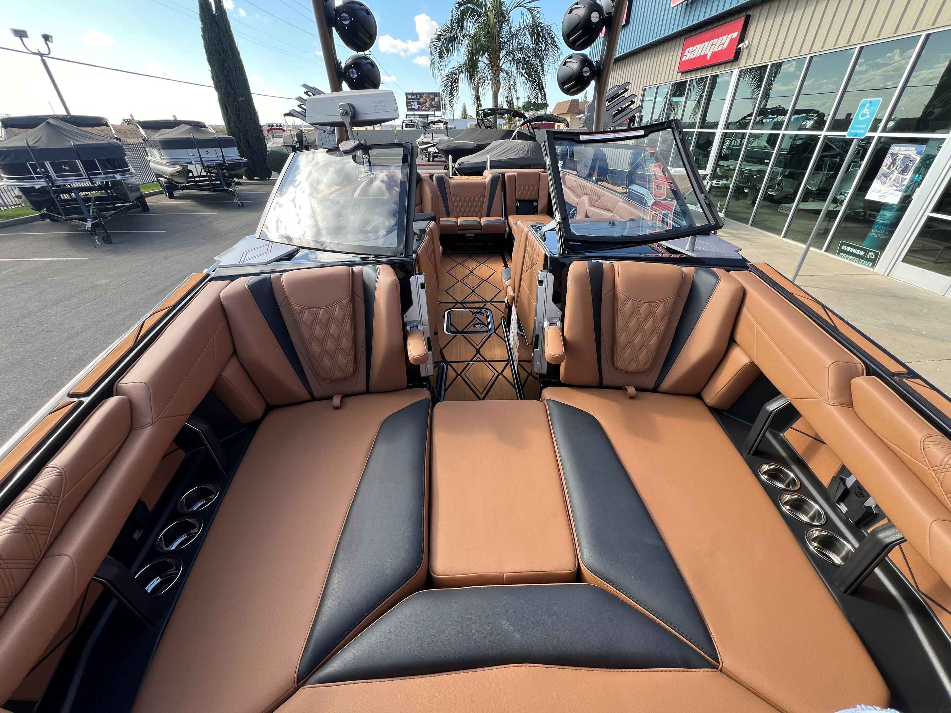 2025 Malibu M242-9