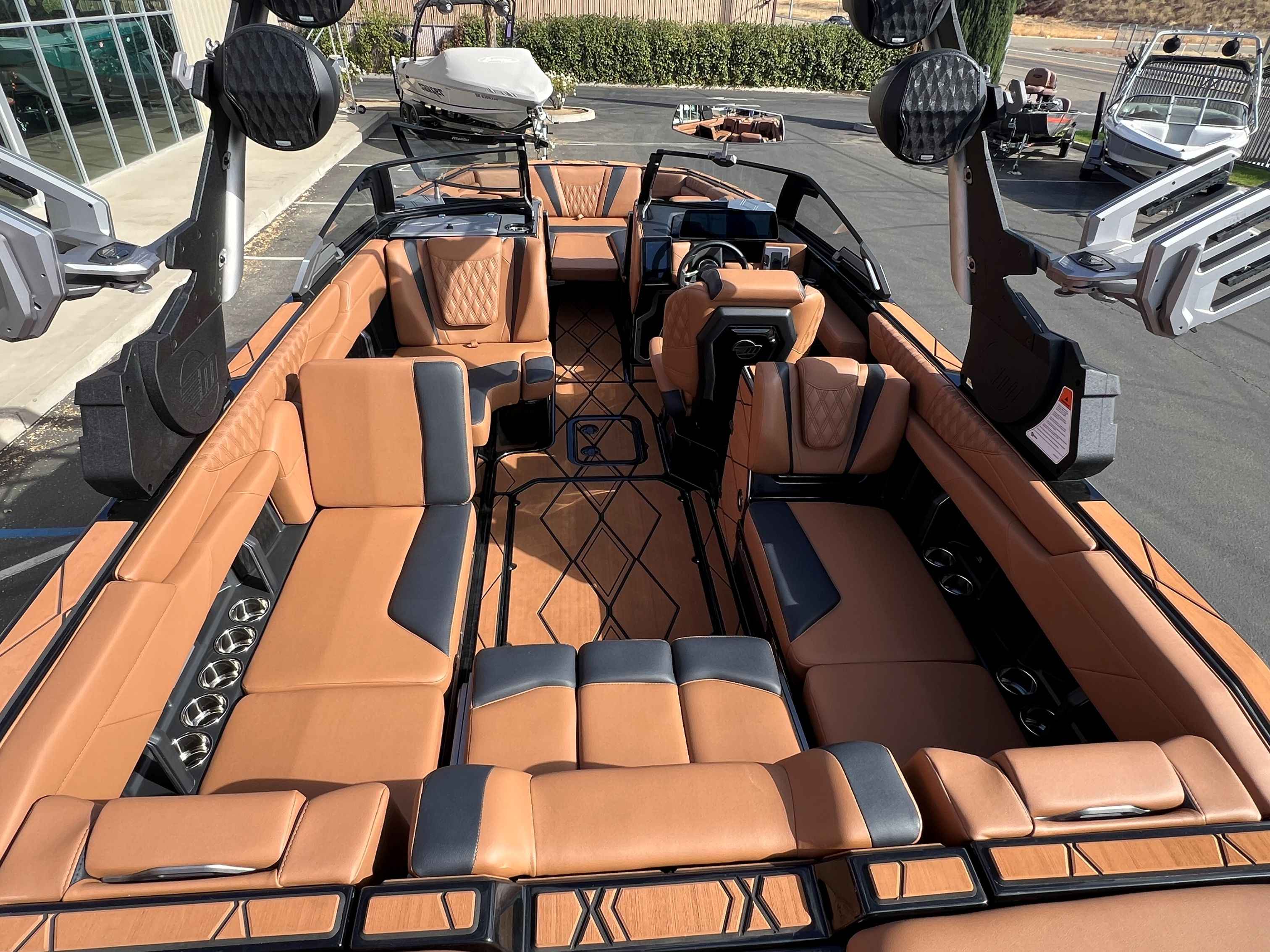 2025 Malibu M242-11