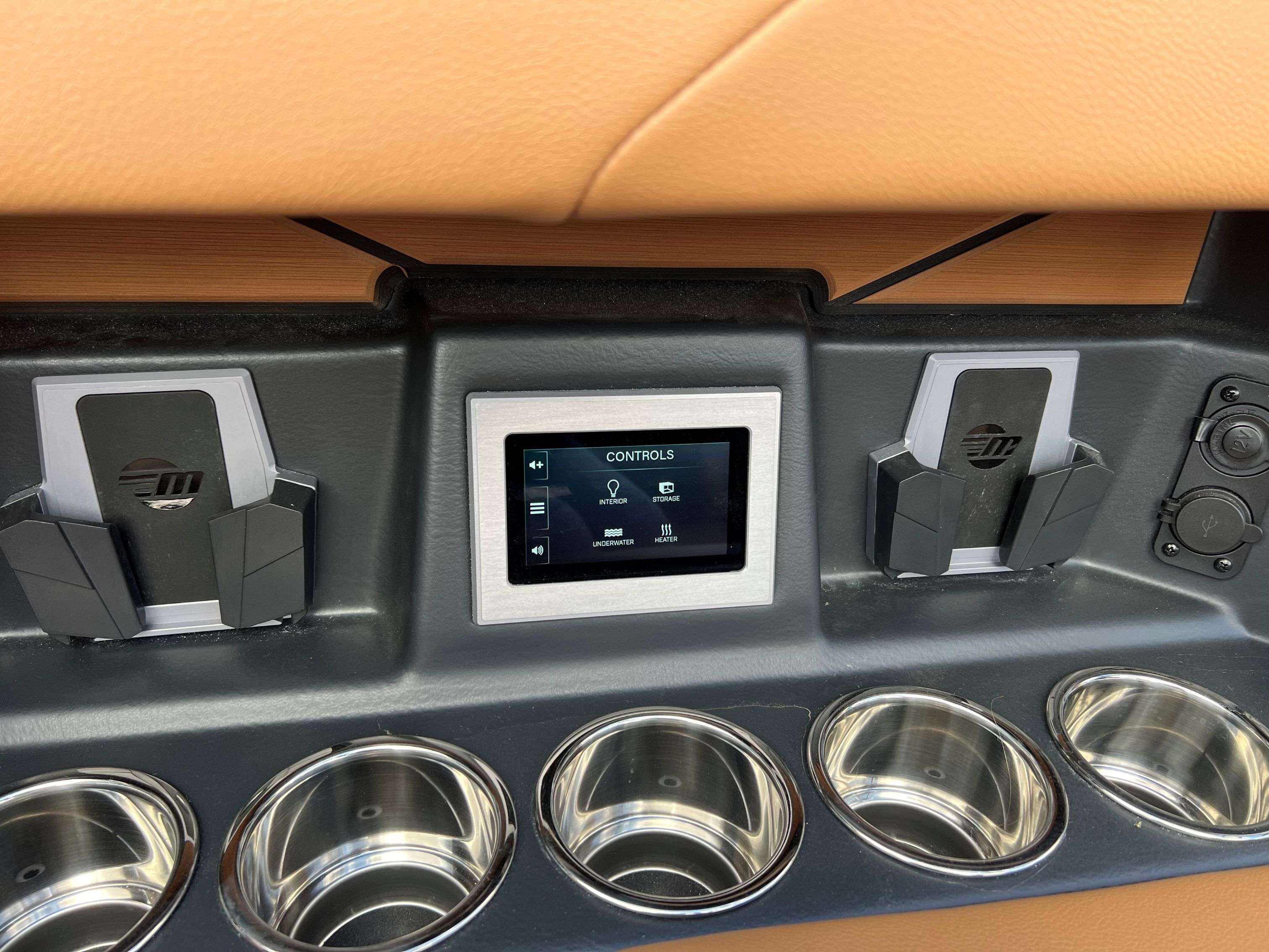 2025 Malibu M242-31