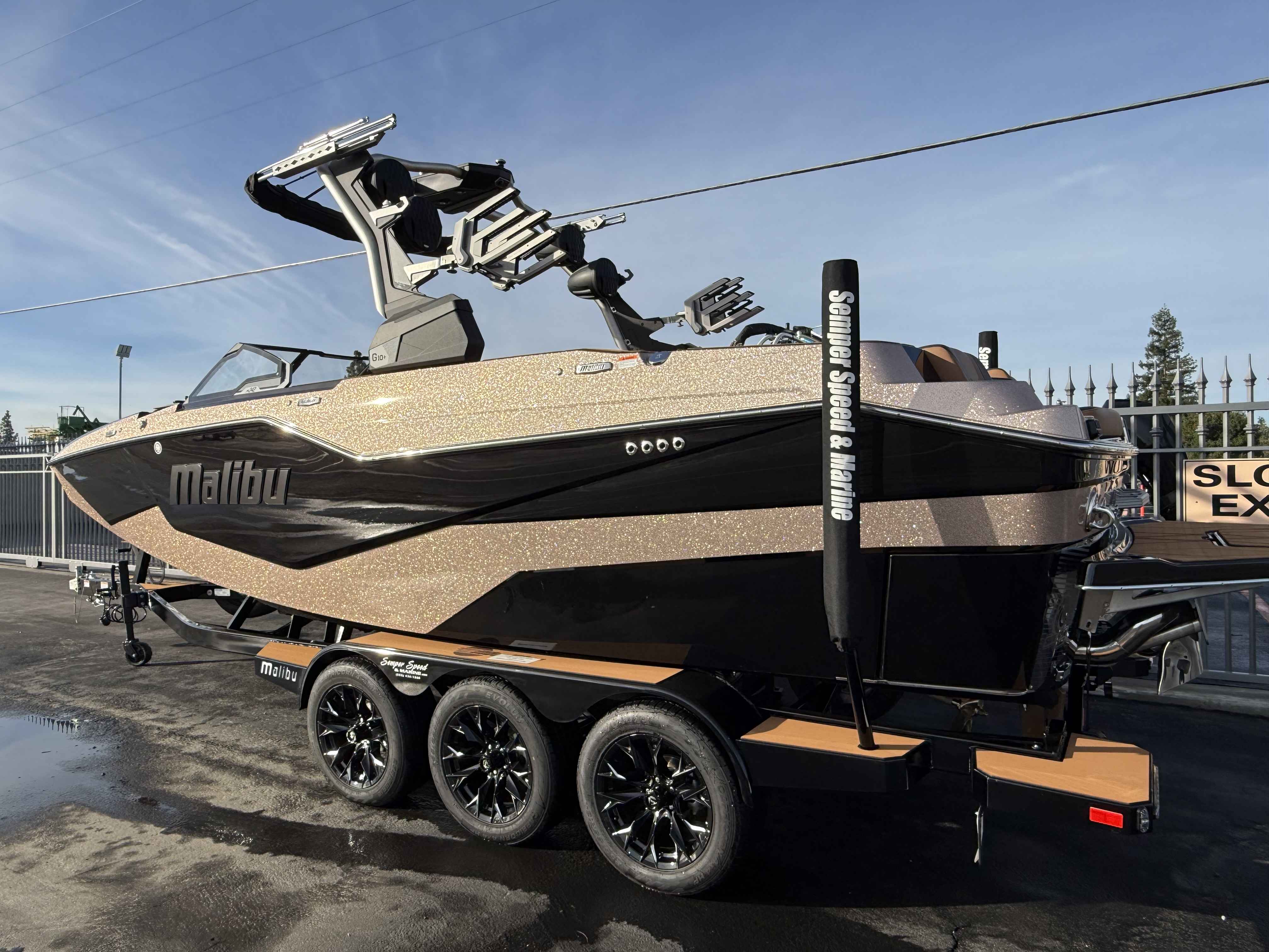 2025 Malibu M242-37