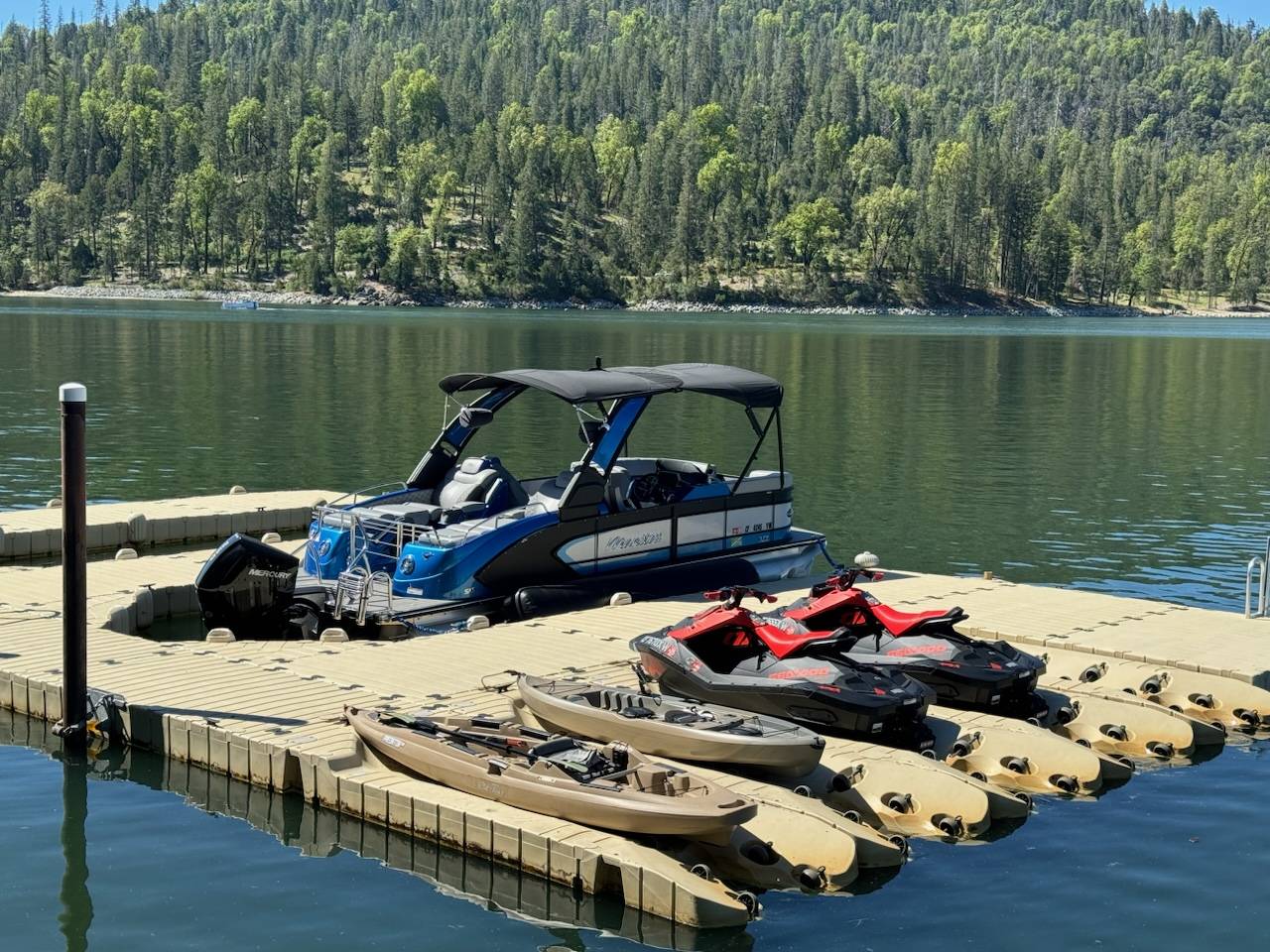 2022 Manitou 23 LX SRS-21