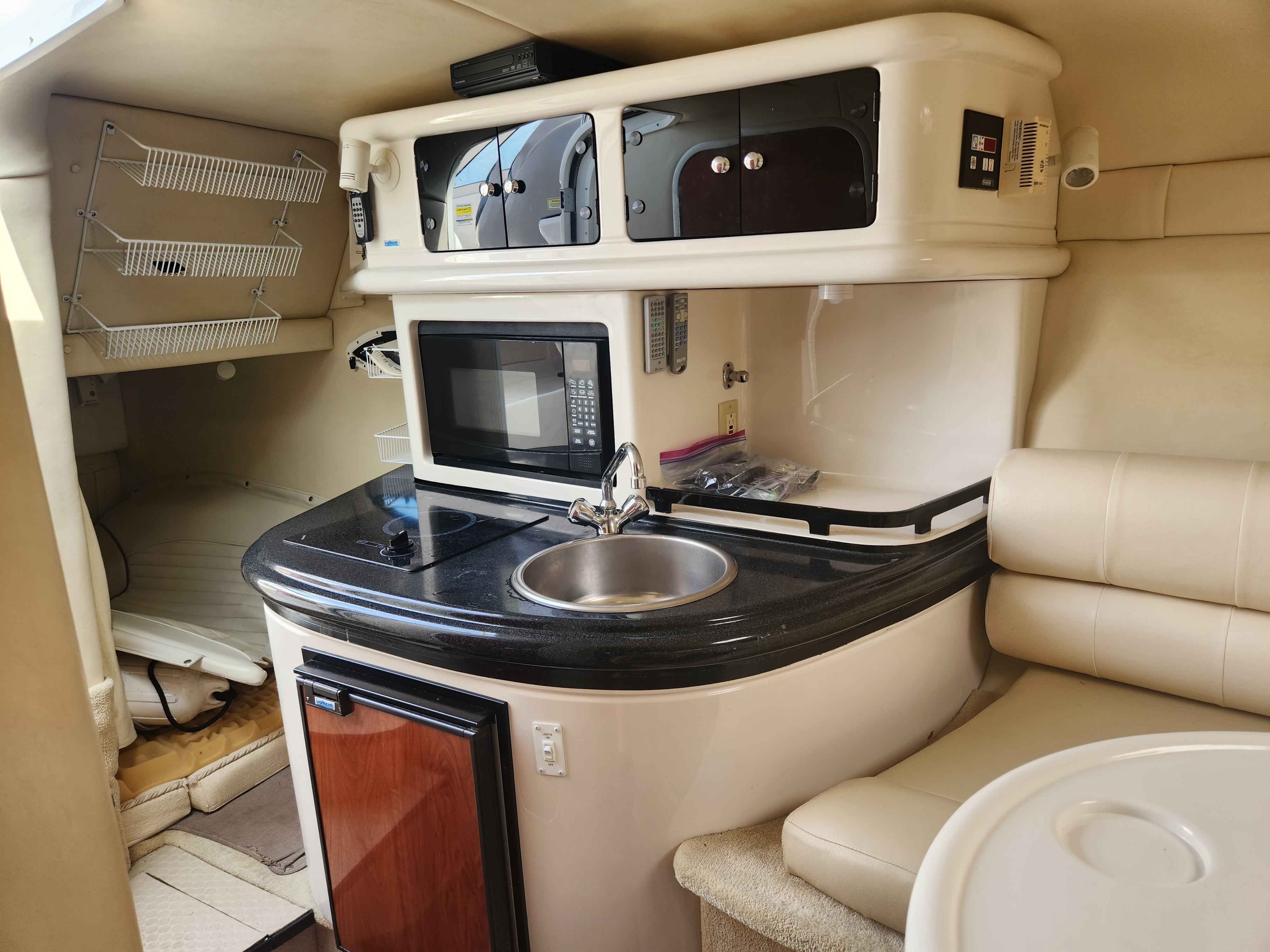 2005 Monterey 250 Cruiser-12