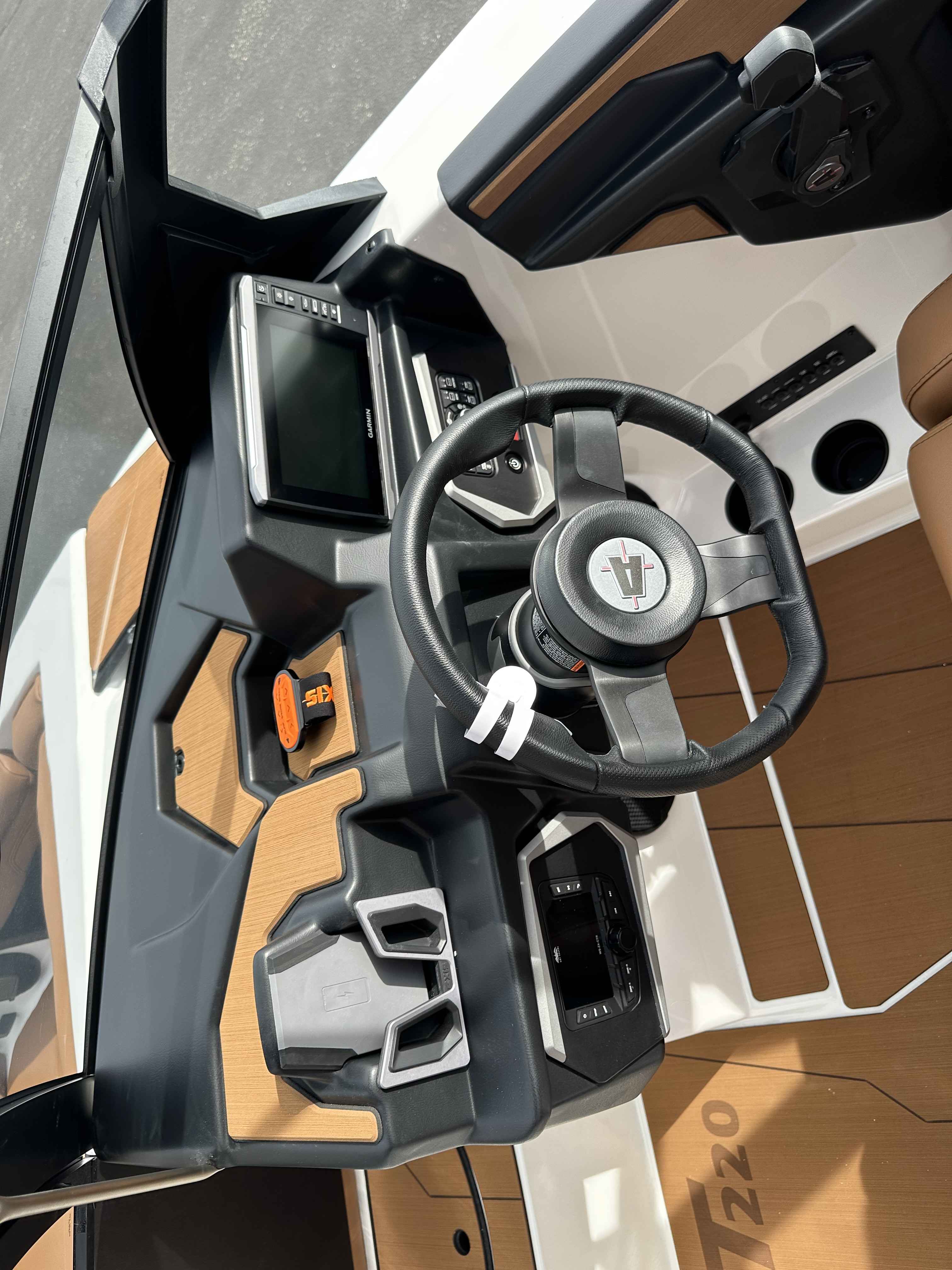2025 Axis T220-7