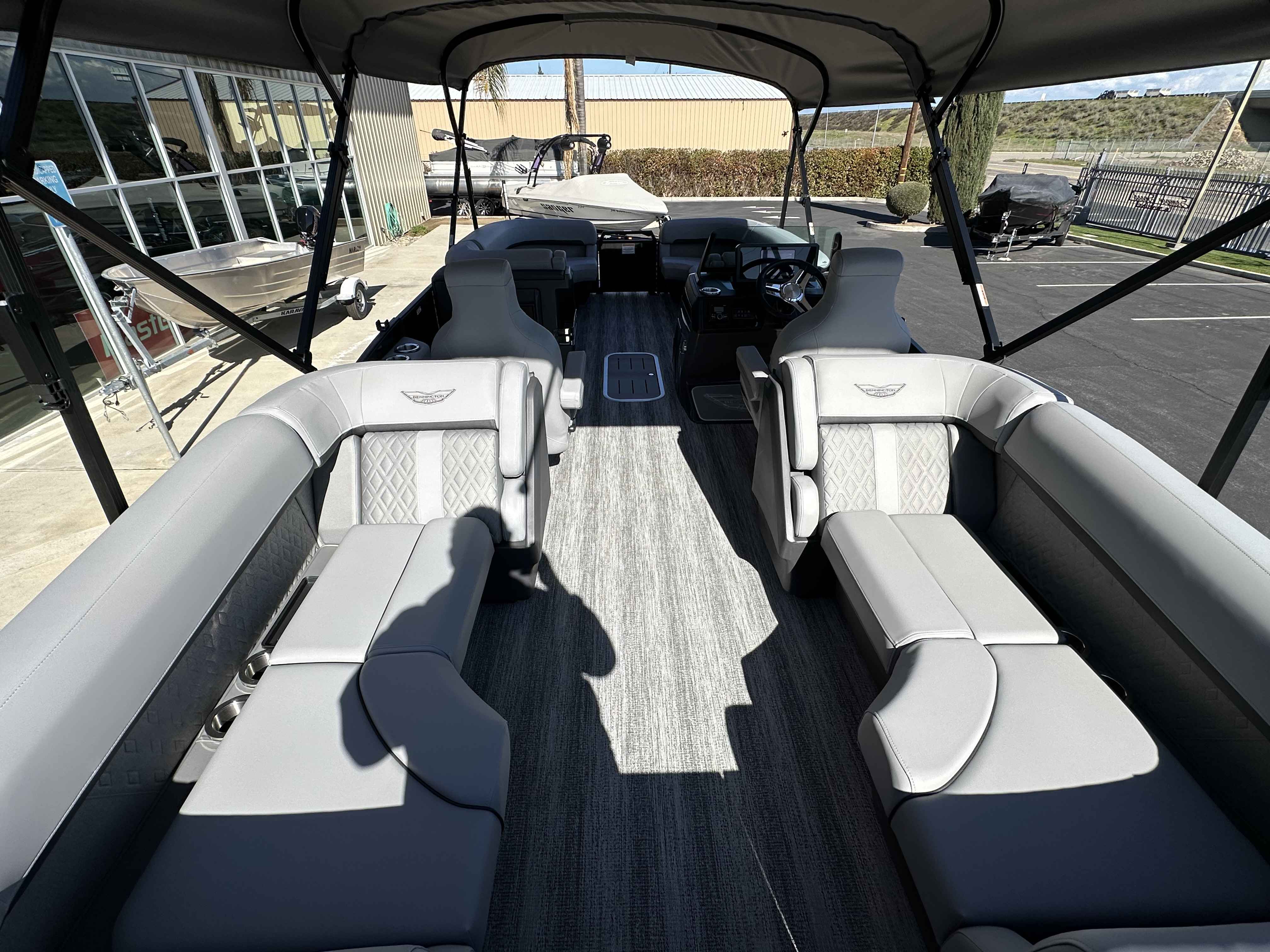 2025 Bennington 24 MFB-7