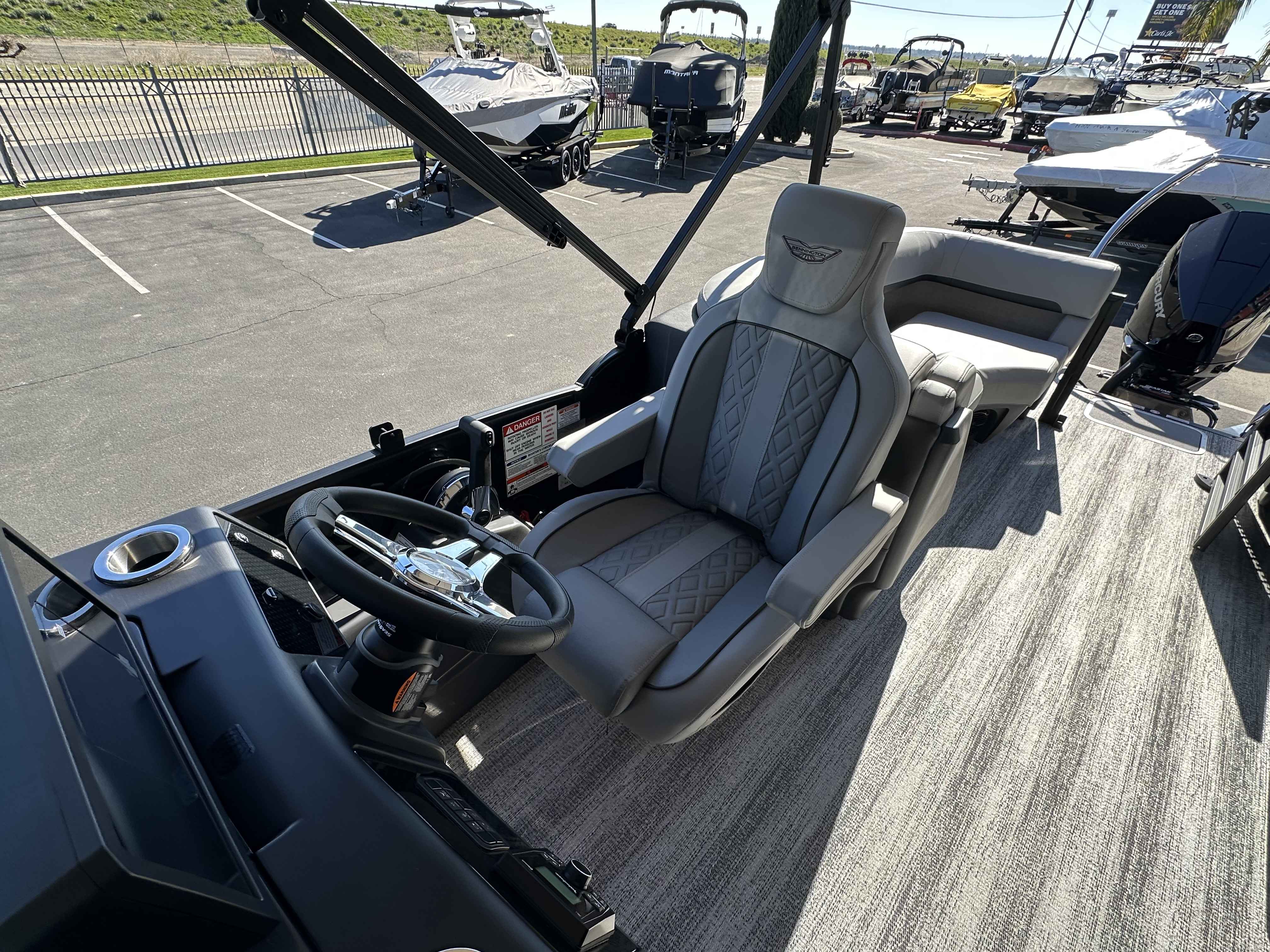 2025 Bennington 24 MFB-12