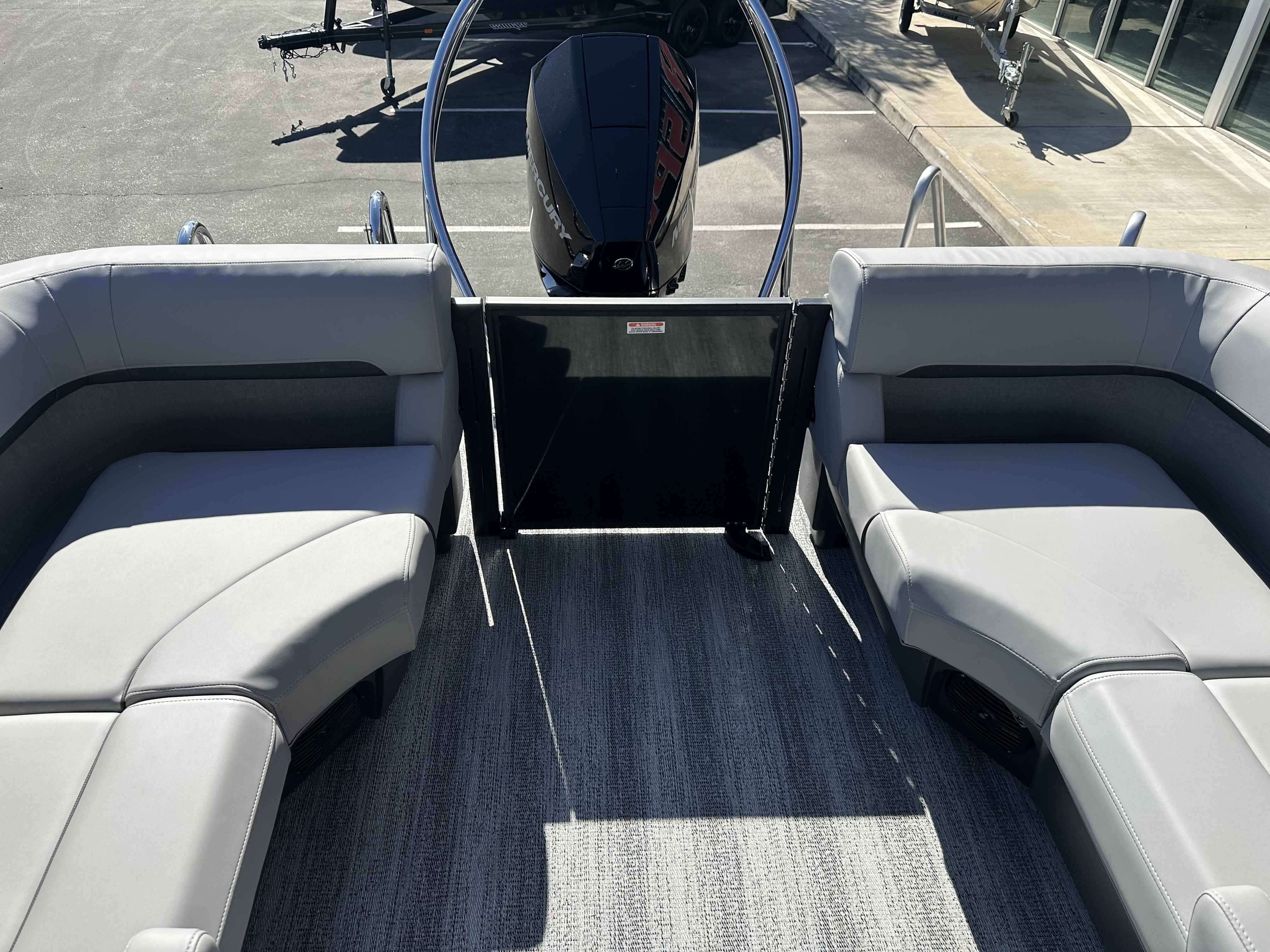 2025 Bennington 24 MFB-22