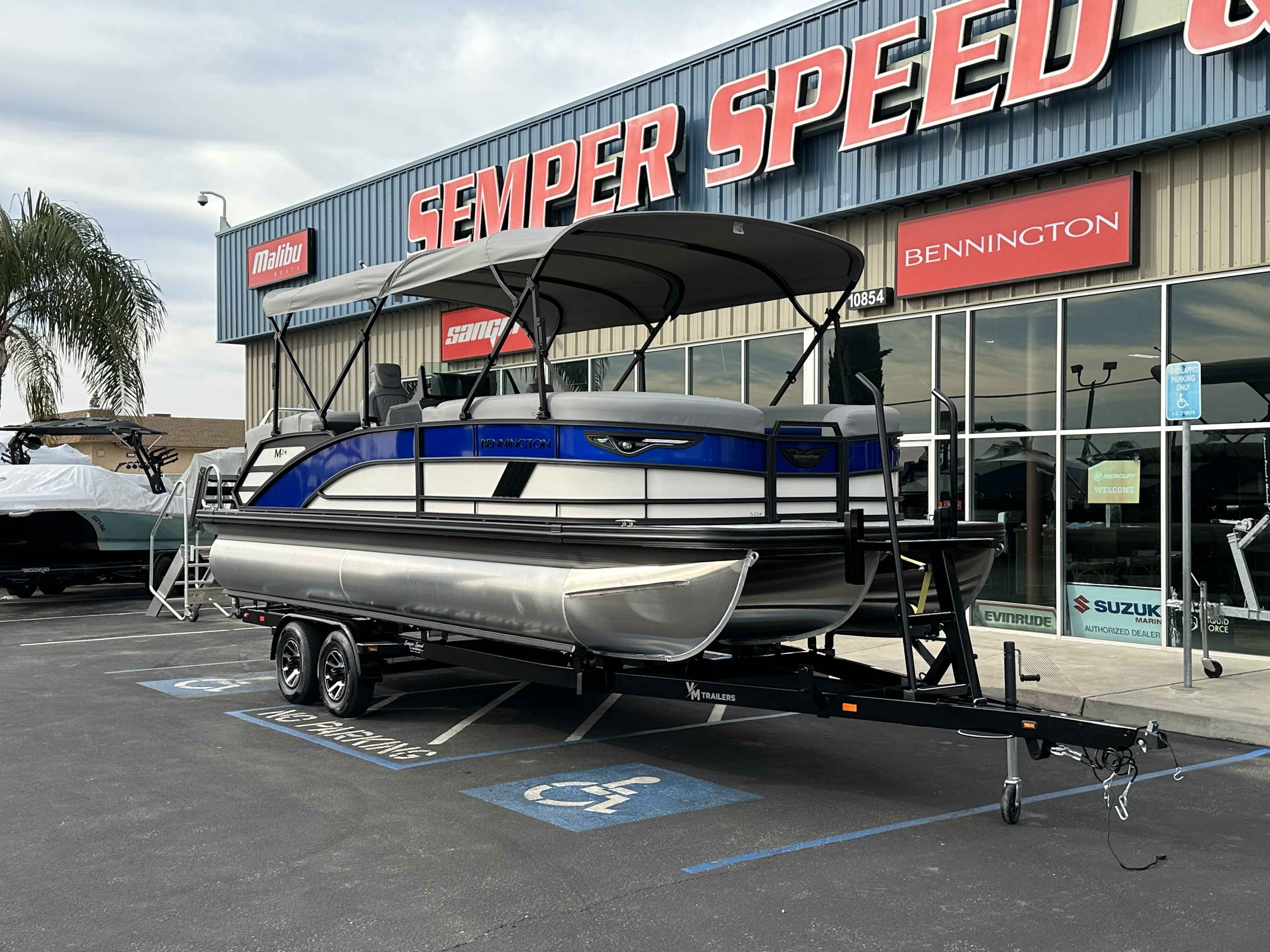 2025 Bennington 24 MFB-4