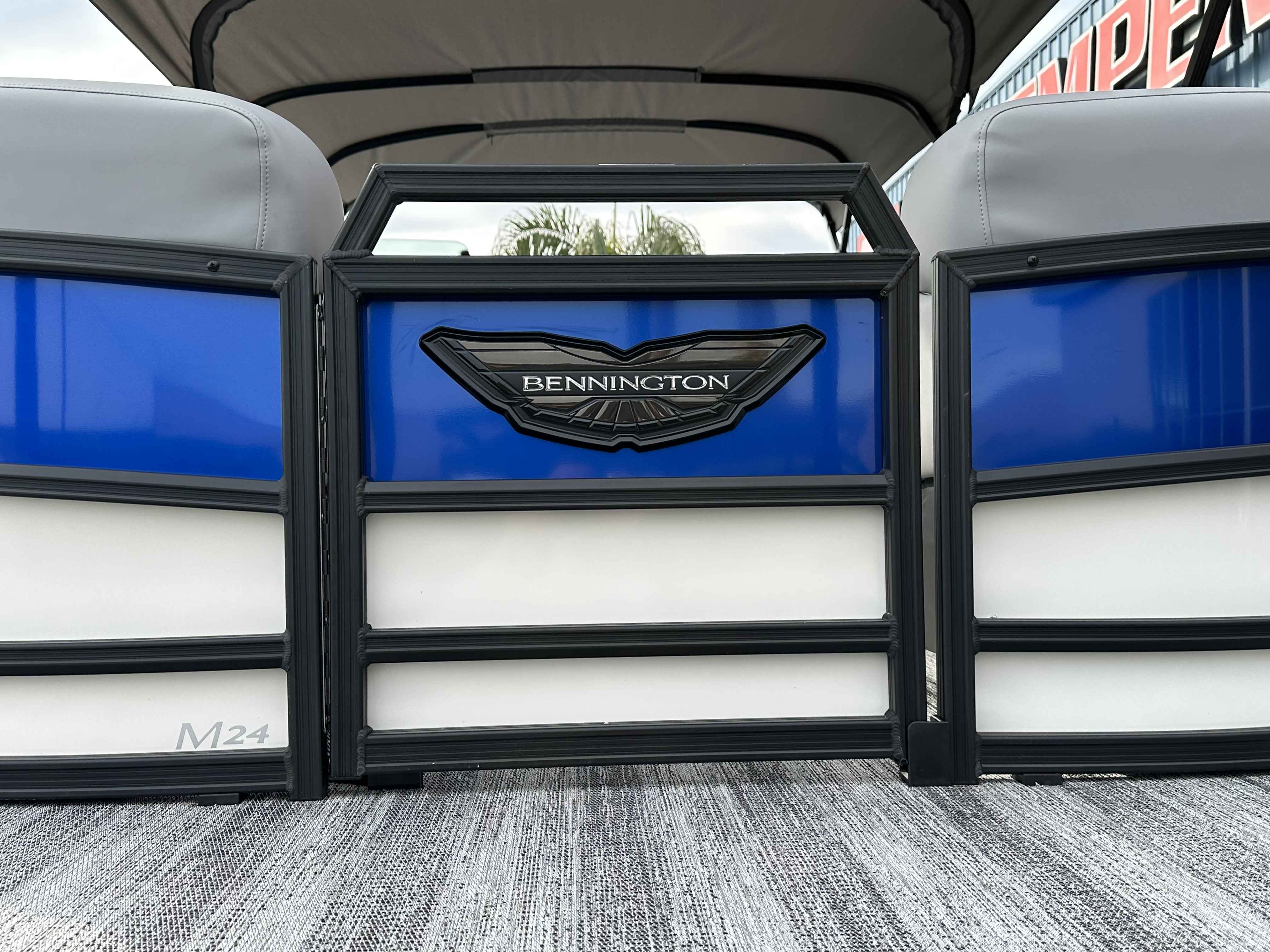 2025 Bennington 24 MFB-6