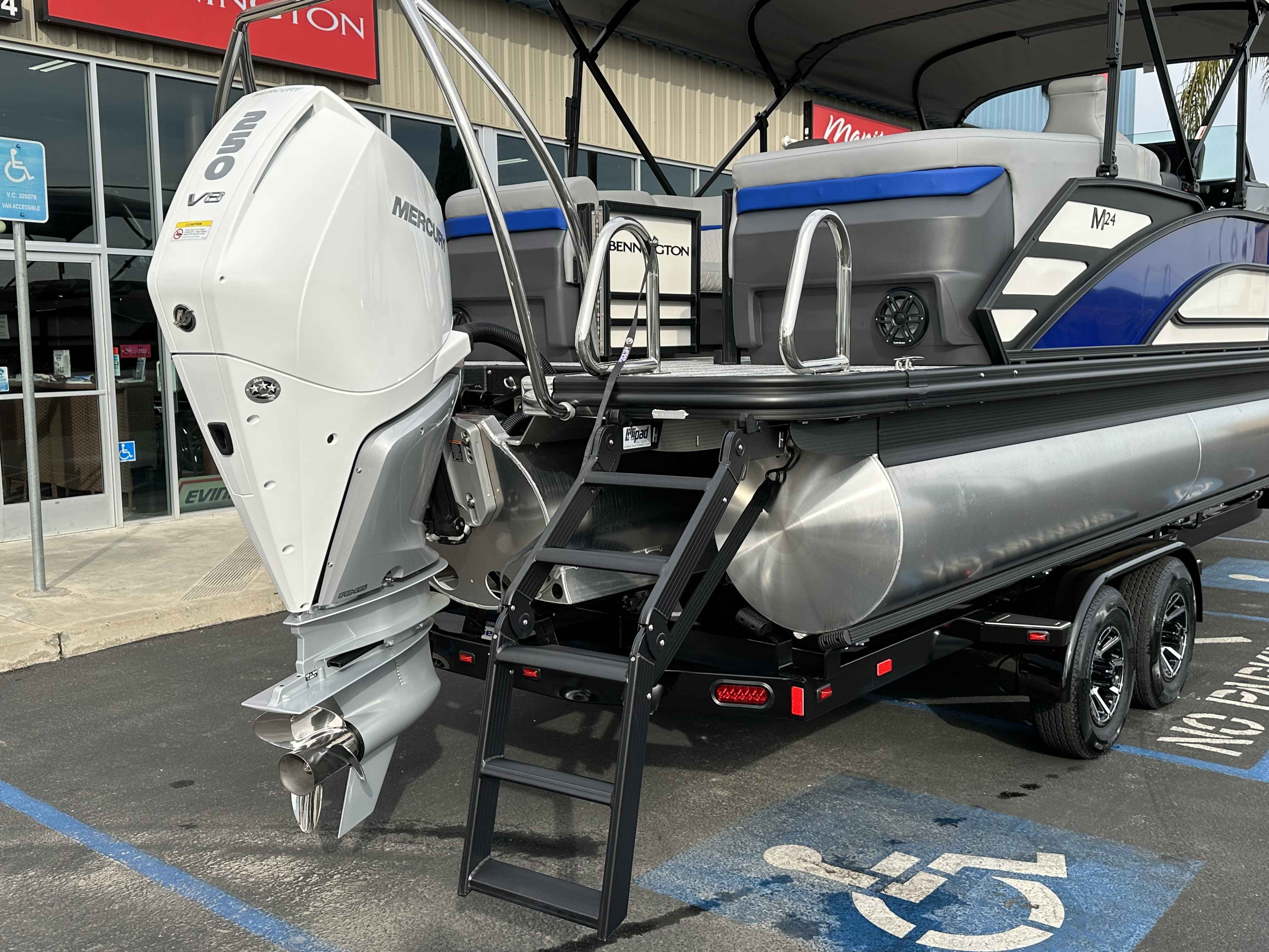 2025 Bennington 24 MFB-9