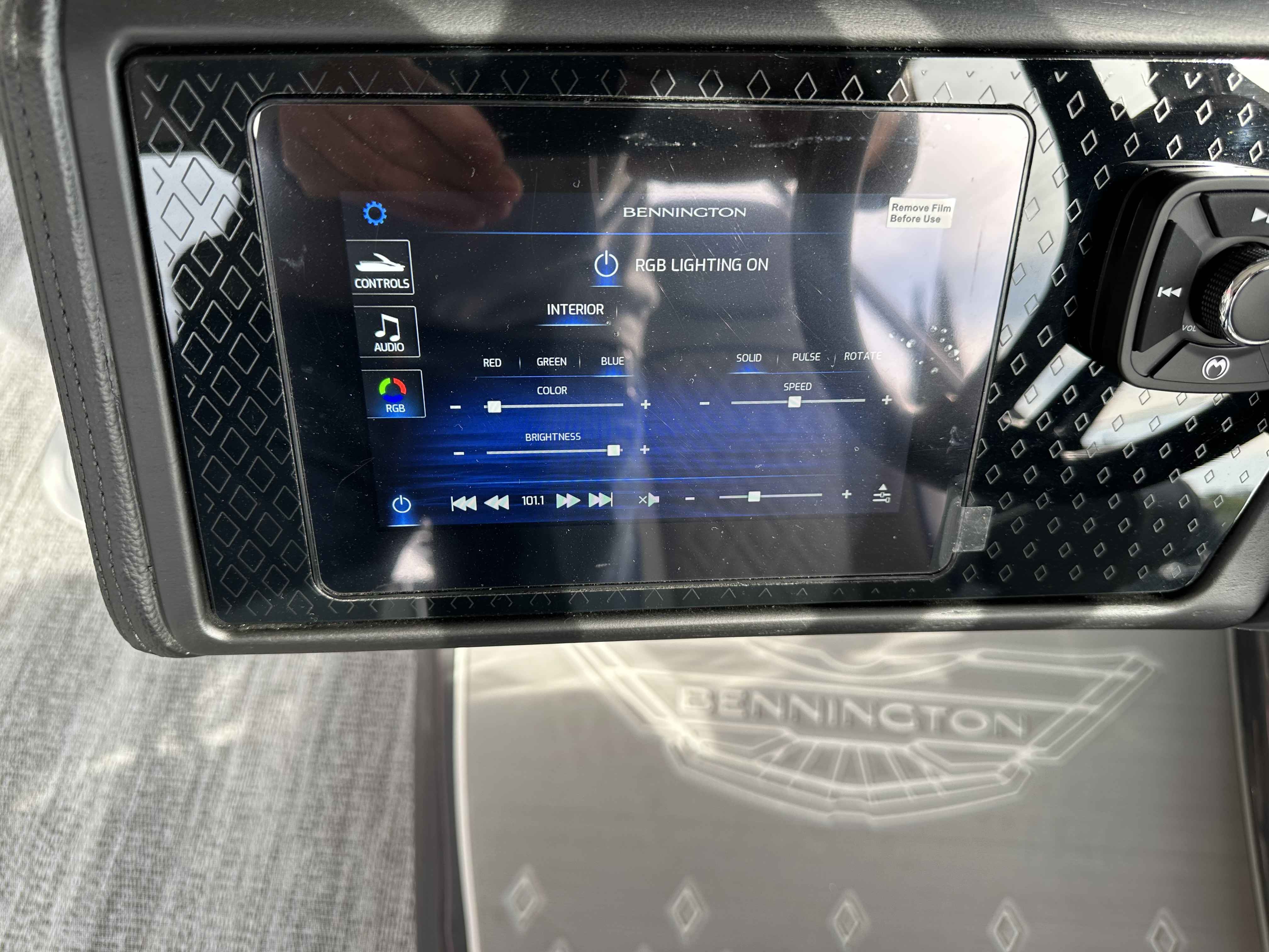 2025 Bennington 24 MFB-20