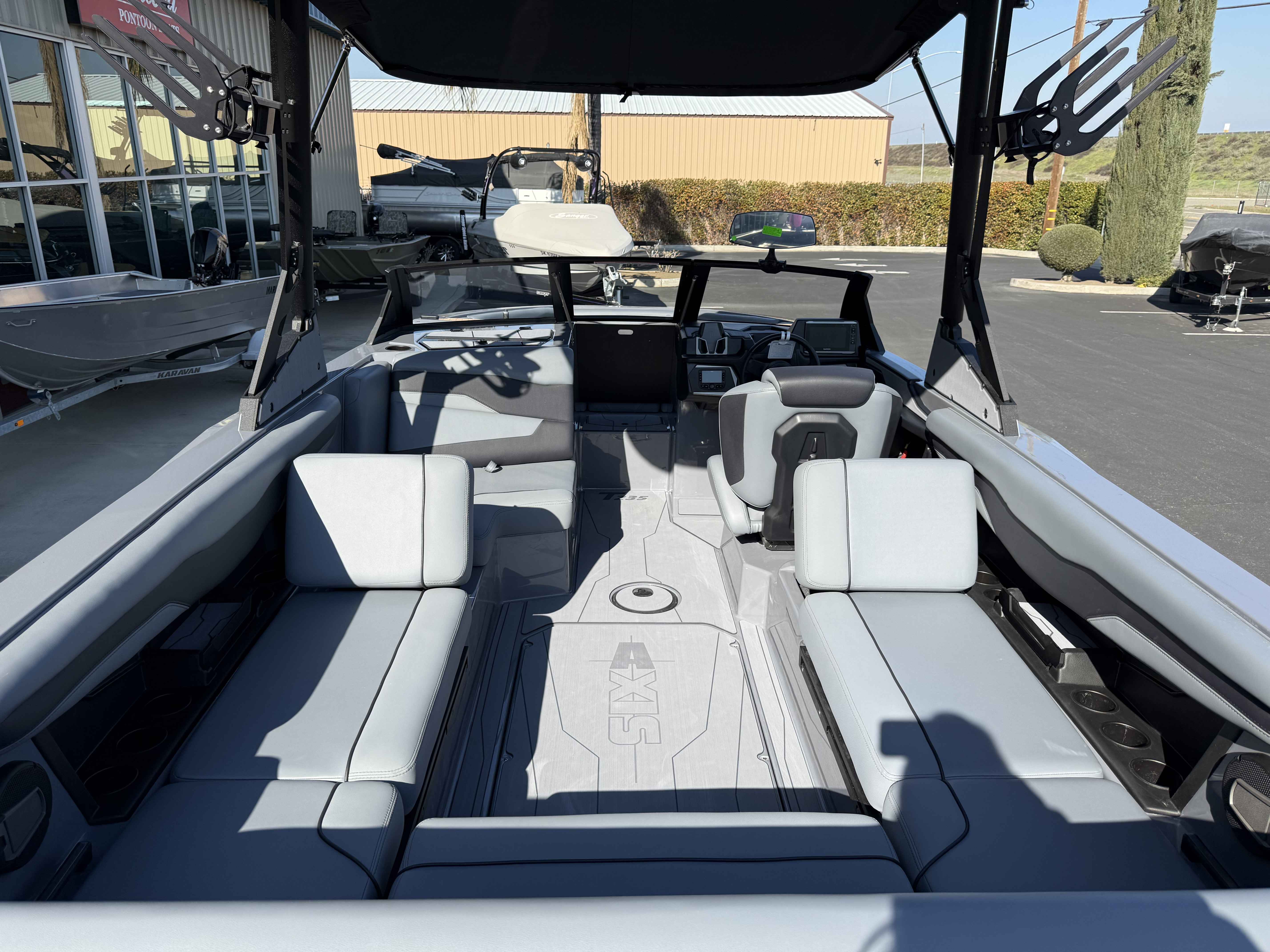 2025 Axis T235-6