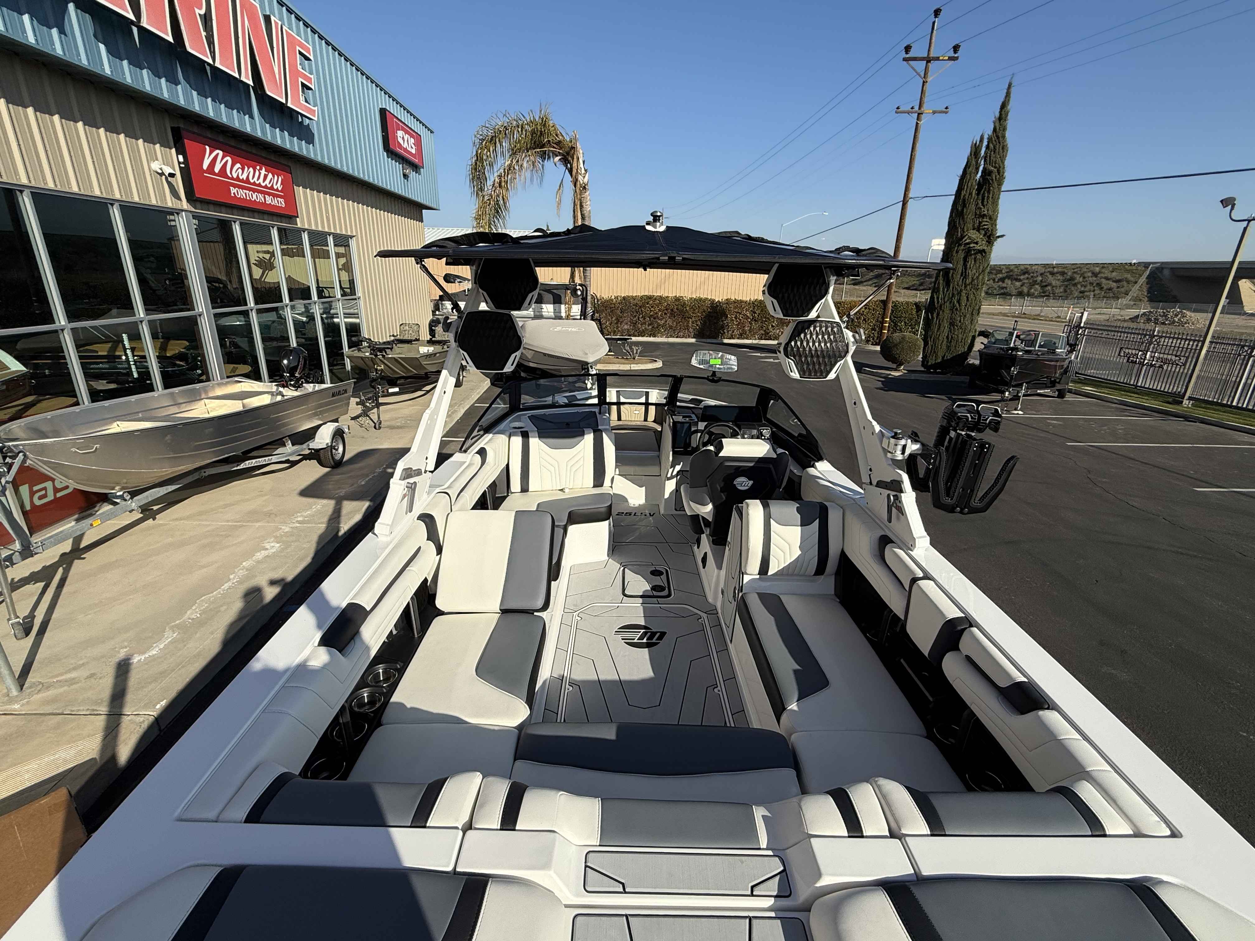 2025 Malibu Wakesetter 25 LSV-5