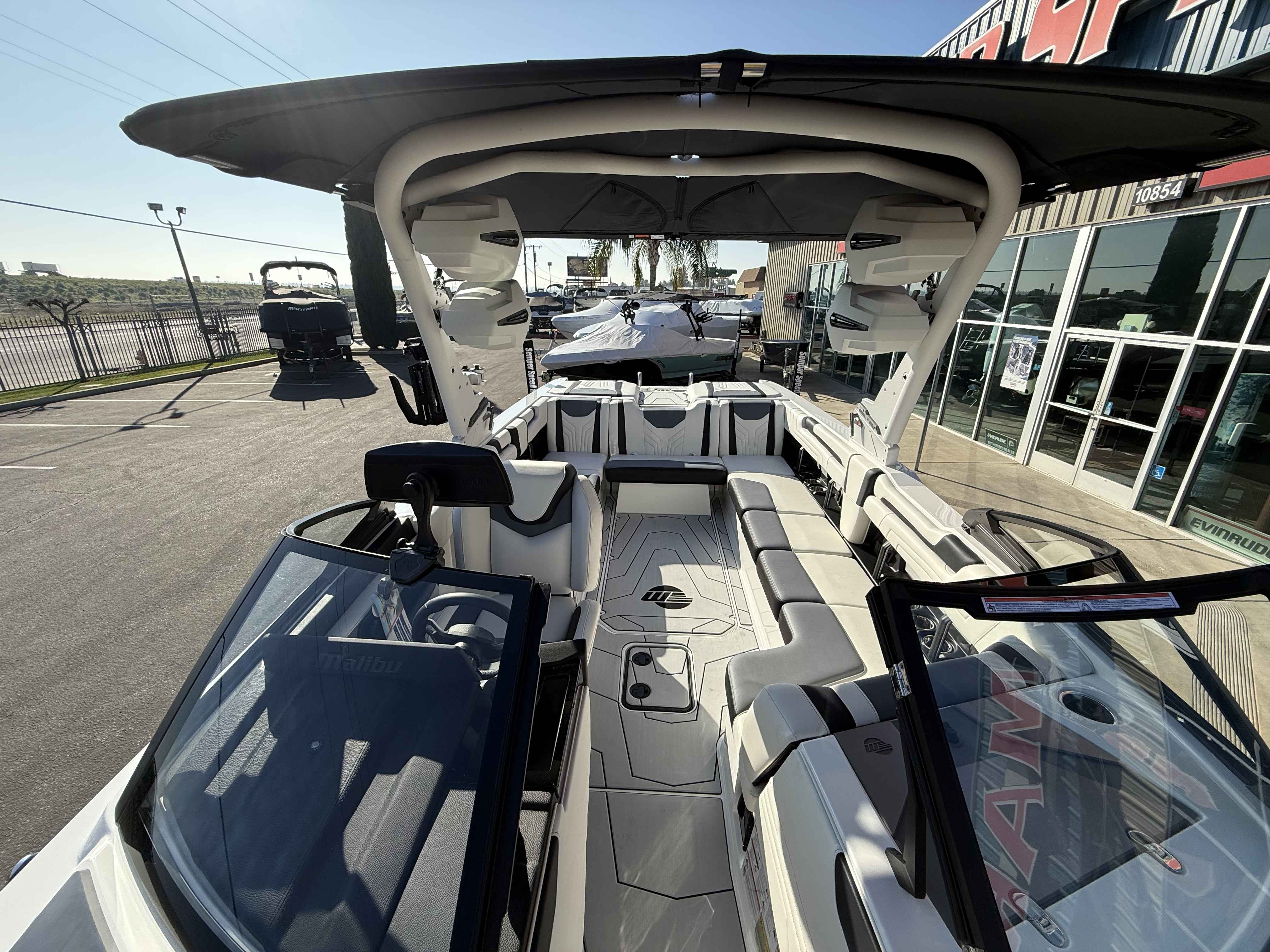 2025 Malibu Wakesetter 25 LSV-11