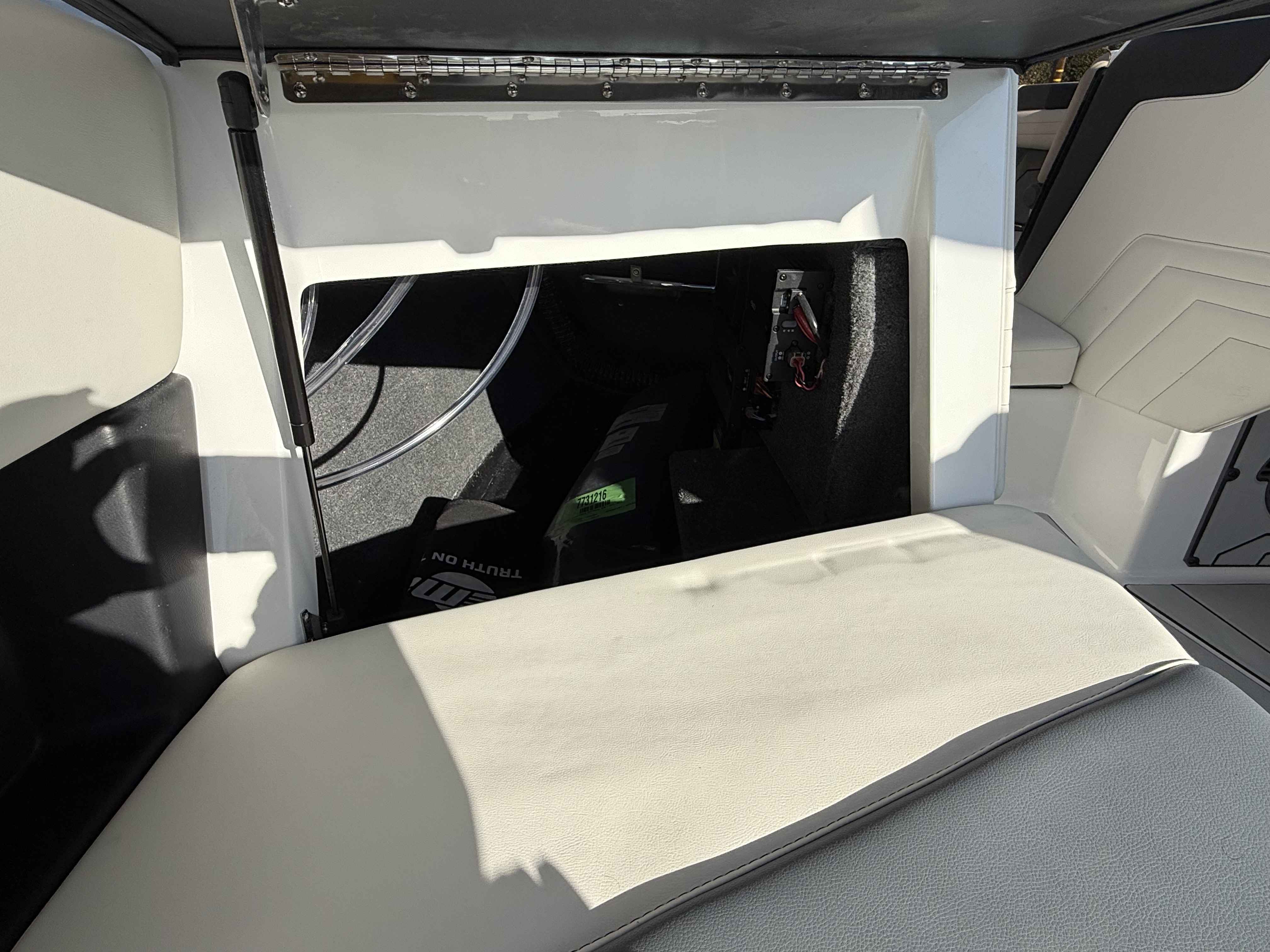 2025 Malibu Wakesetter 25 LSV-19