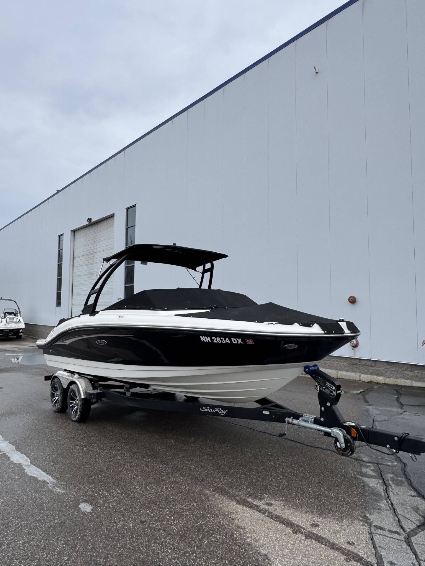2023 SEA RAY 210SPX0