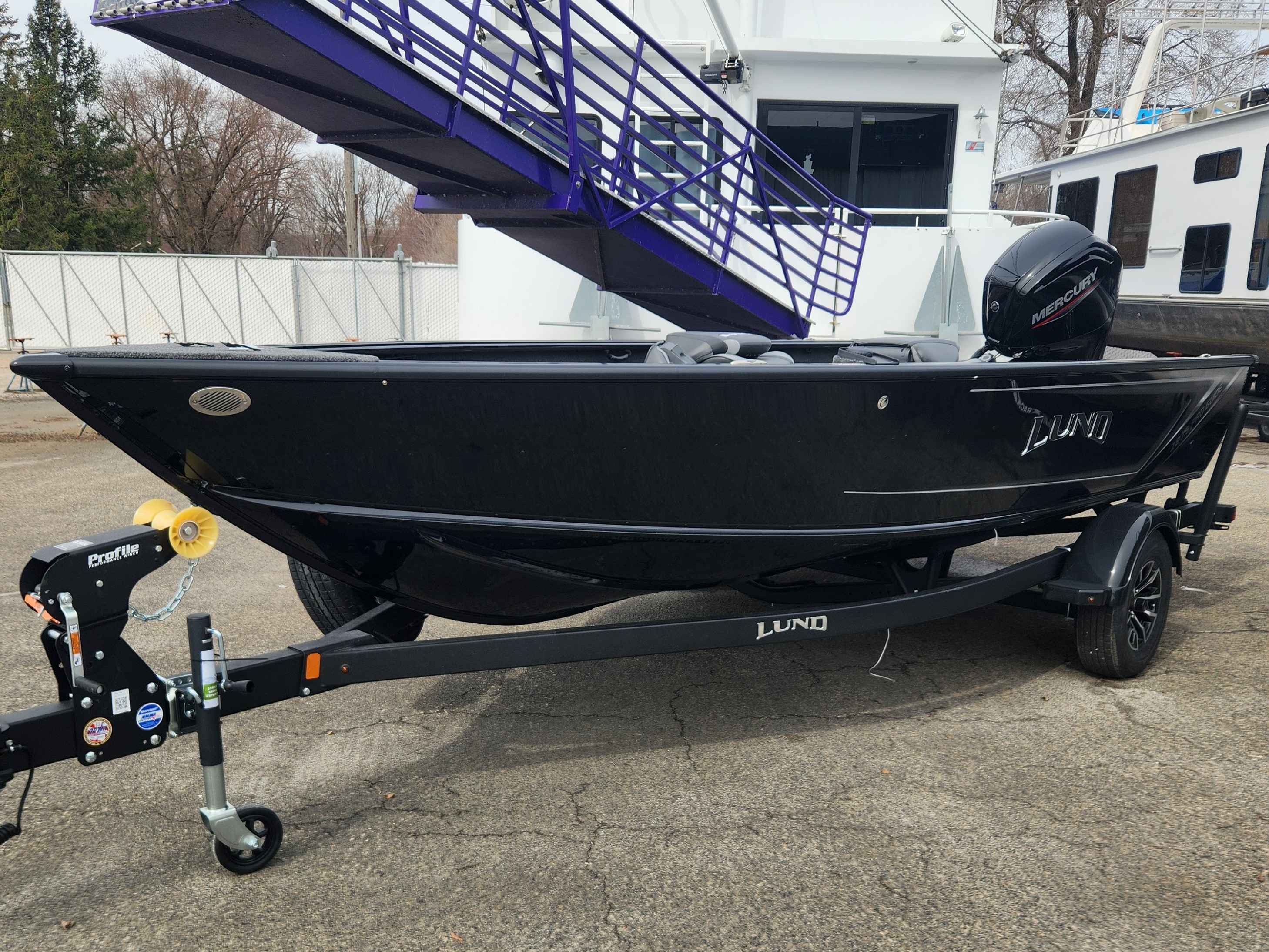 2025 Lund Boat Co. 1875 PRO GUIDE