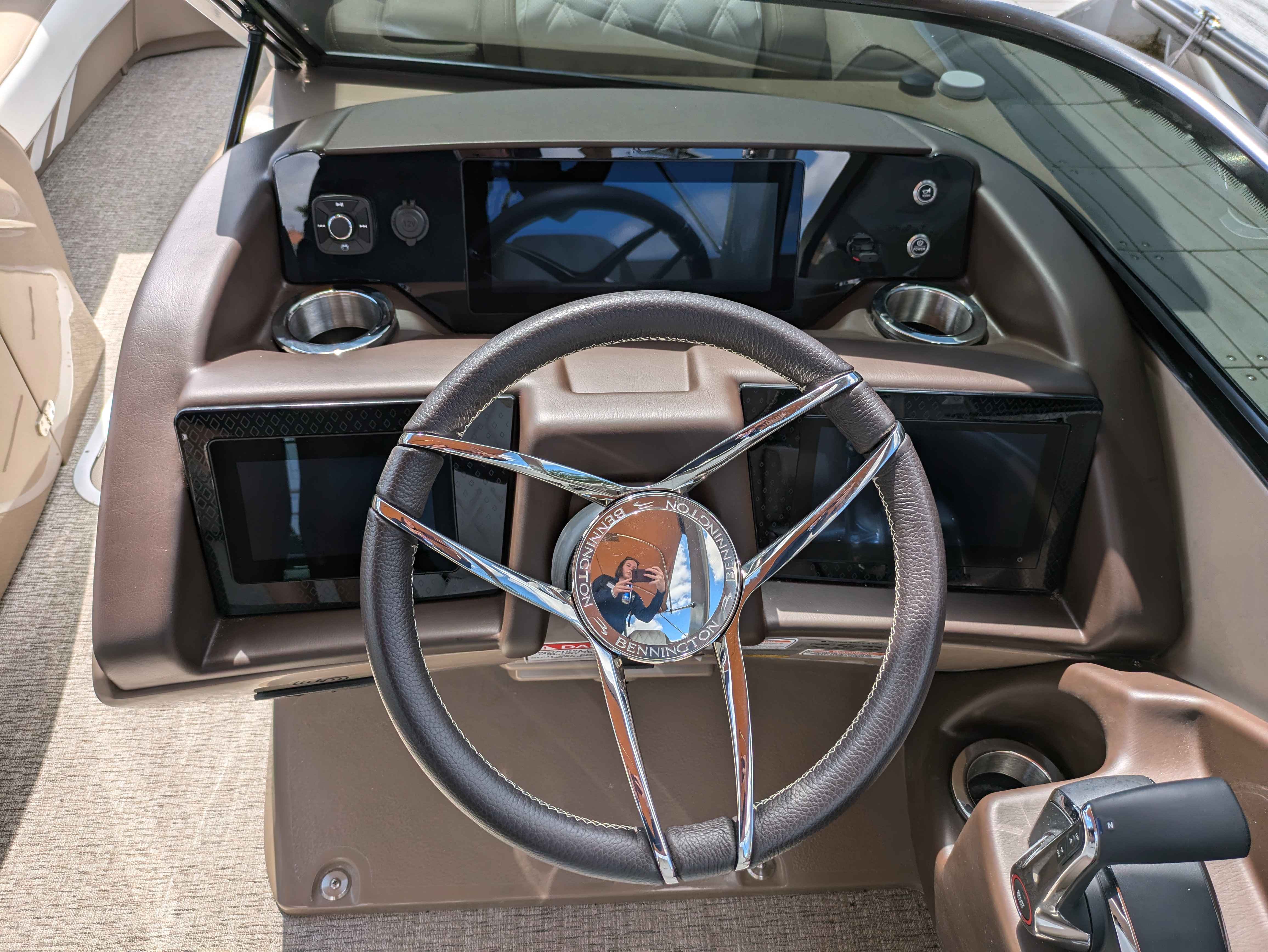 2025 Bennington 25 RXFB Windshield Arch-10