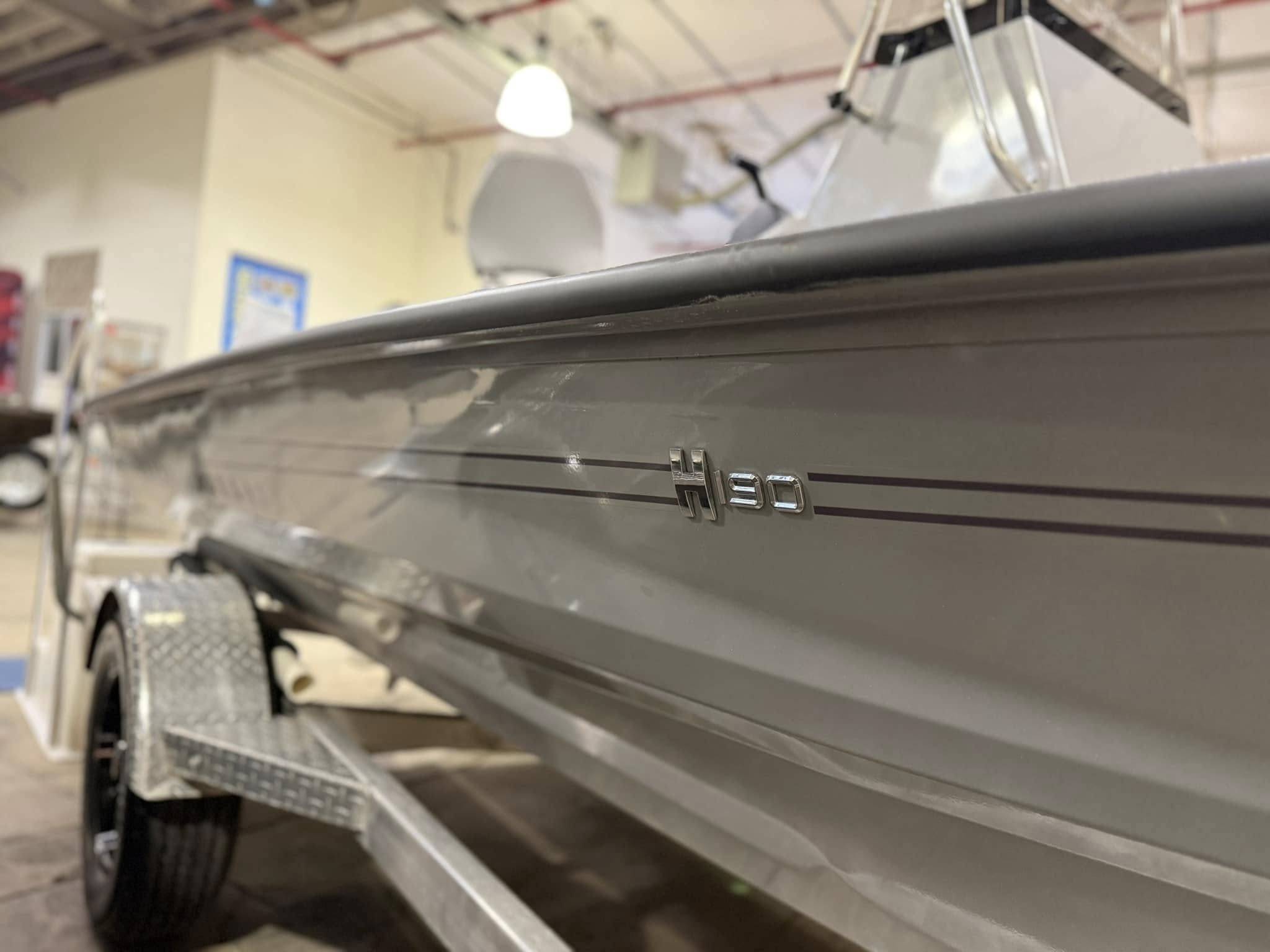 2025 Xpress Boats Hyper-Lift Bay-2