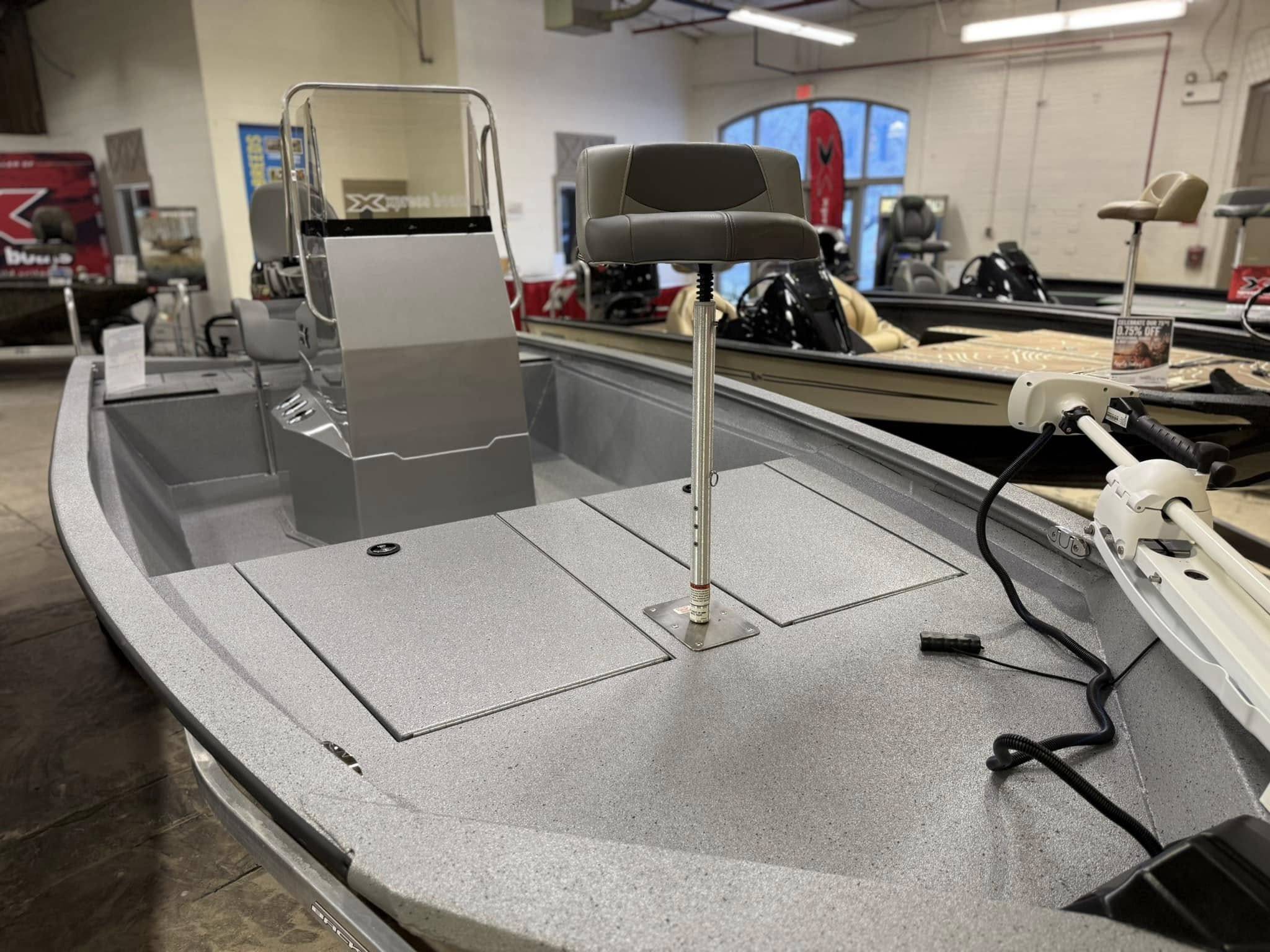 2025 Xpress Boats Hyper-Lift Bay-4