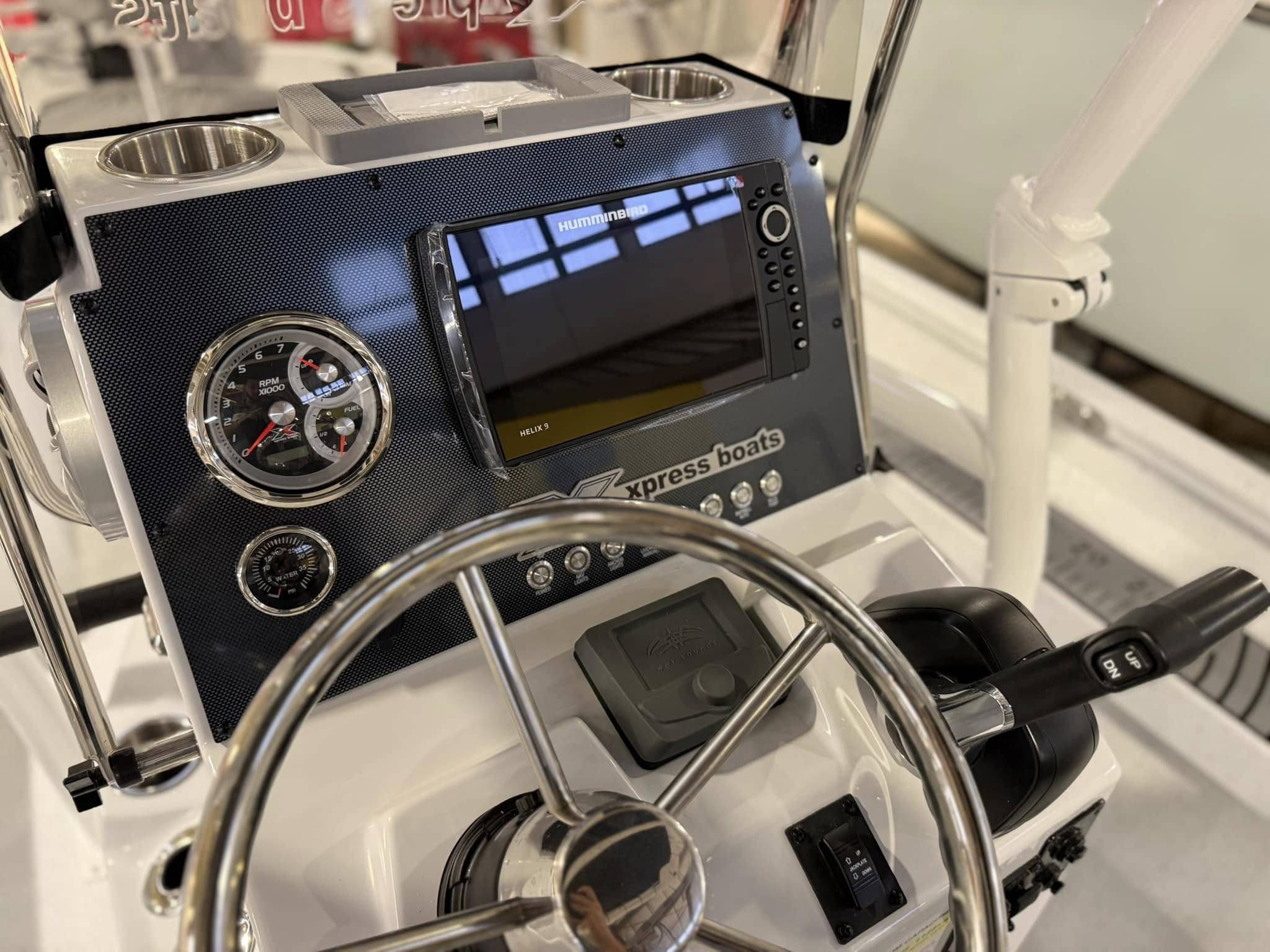 2025 Xpress Boats Hyper-Lift Bay-5