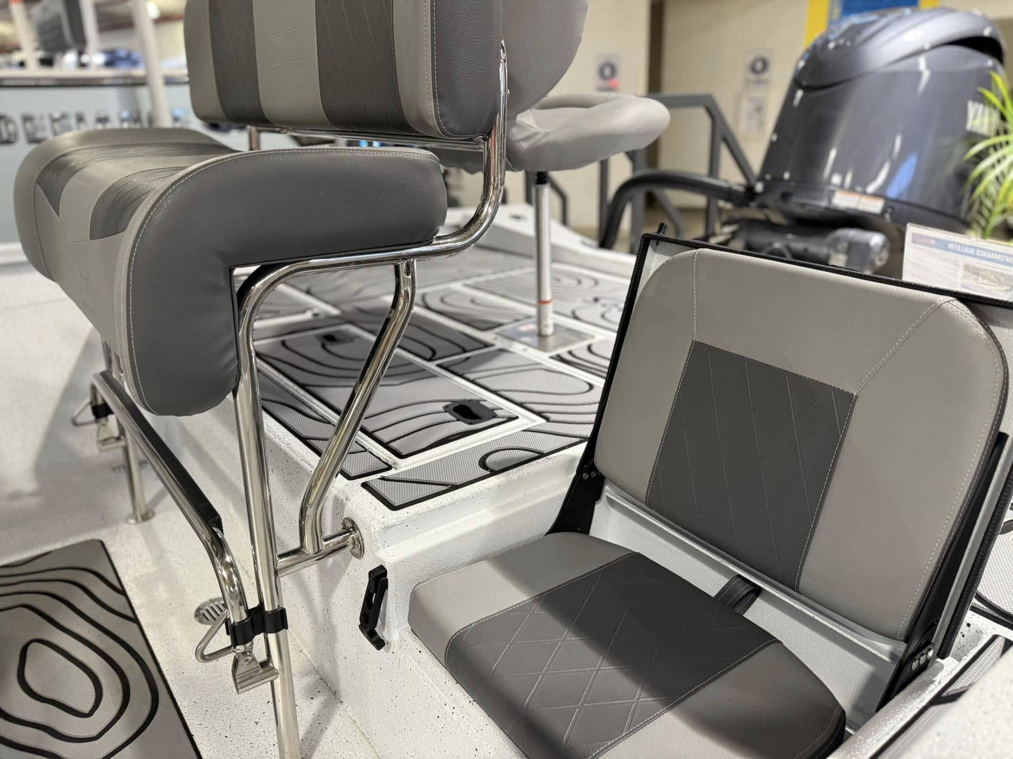 2025 Xpress Boats Hyper-Lift Bay-6