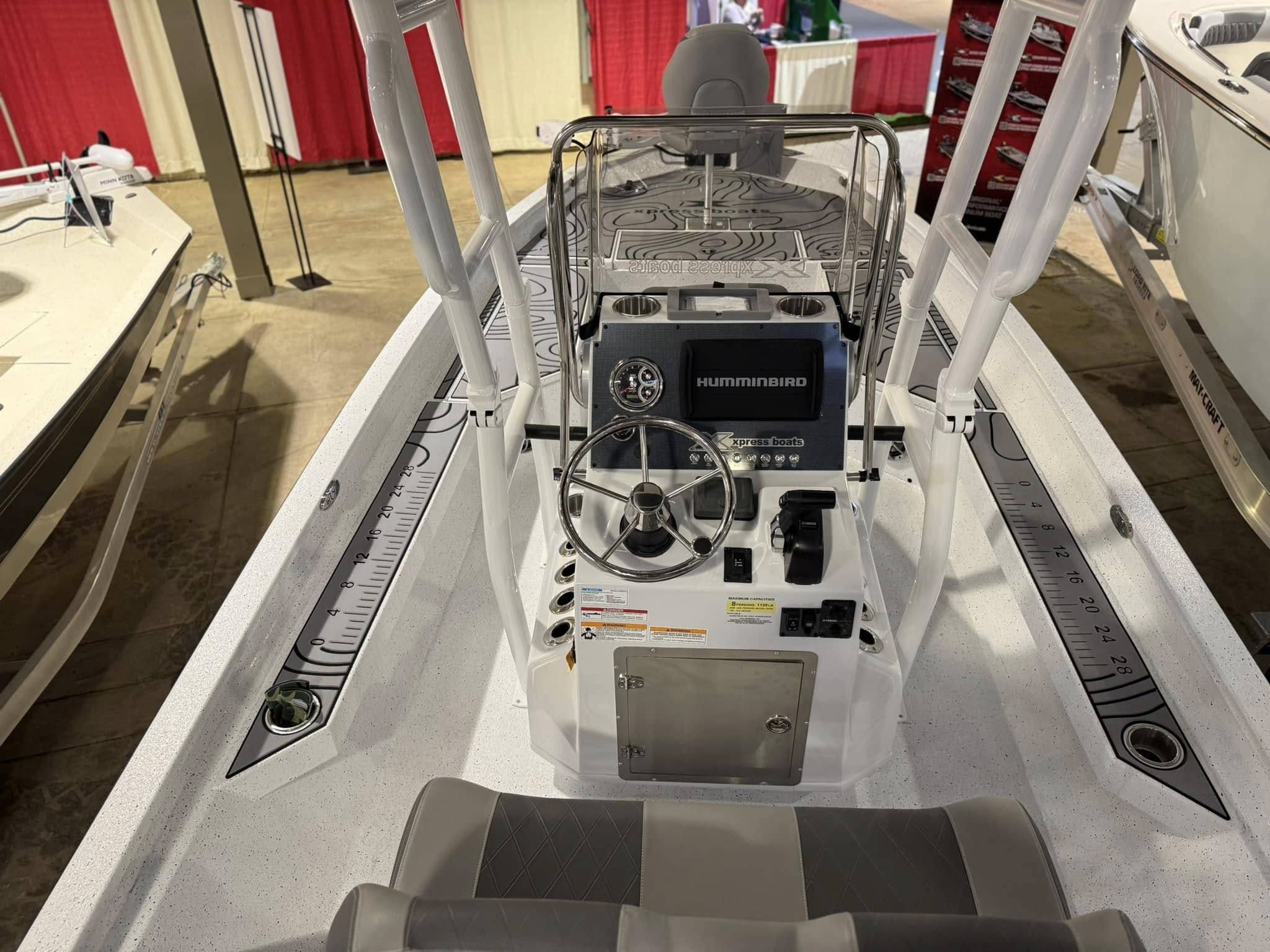 2025 Xpress Boats Hyper-Lift Bay-7