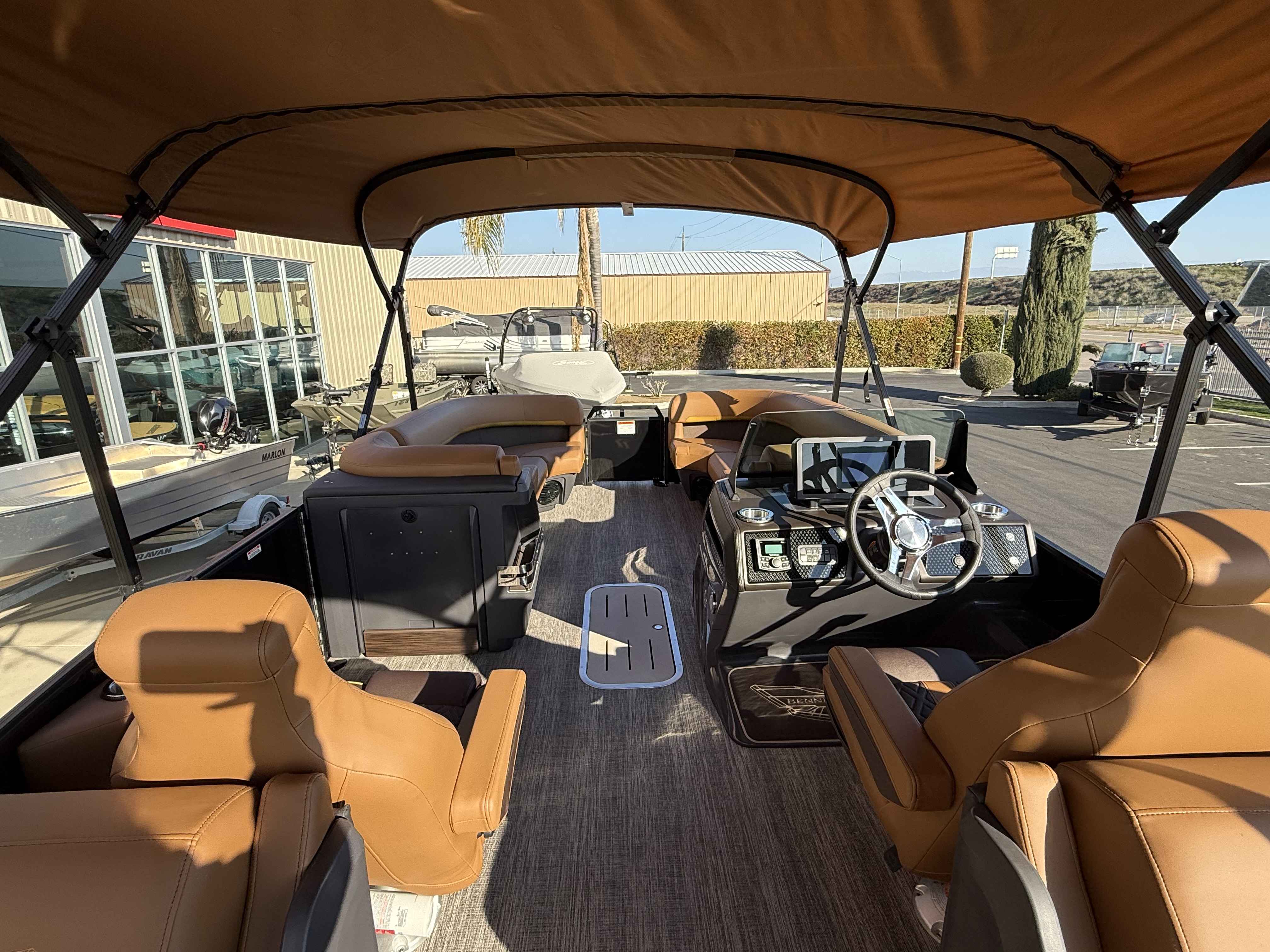 2025 Bennington 24 MFB-8