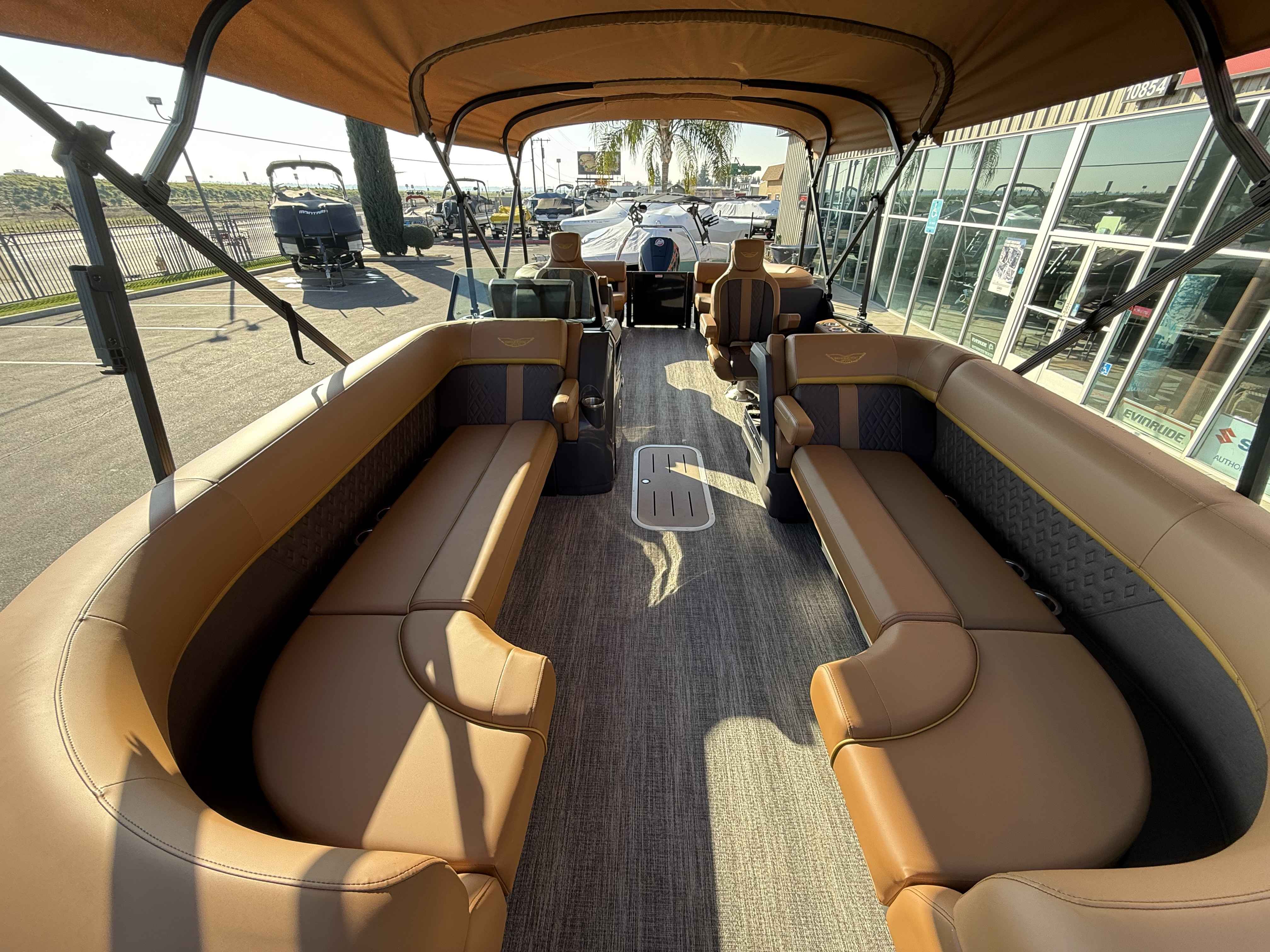 2025 Bennington 24 MFB-6