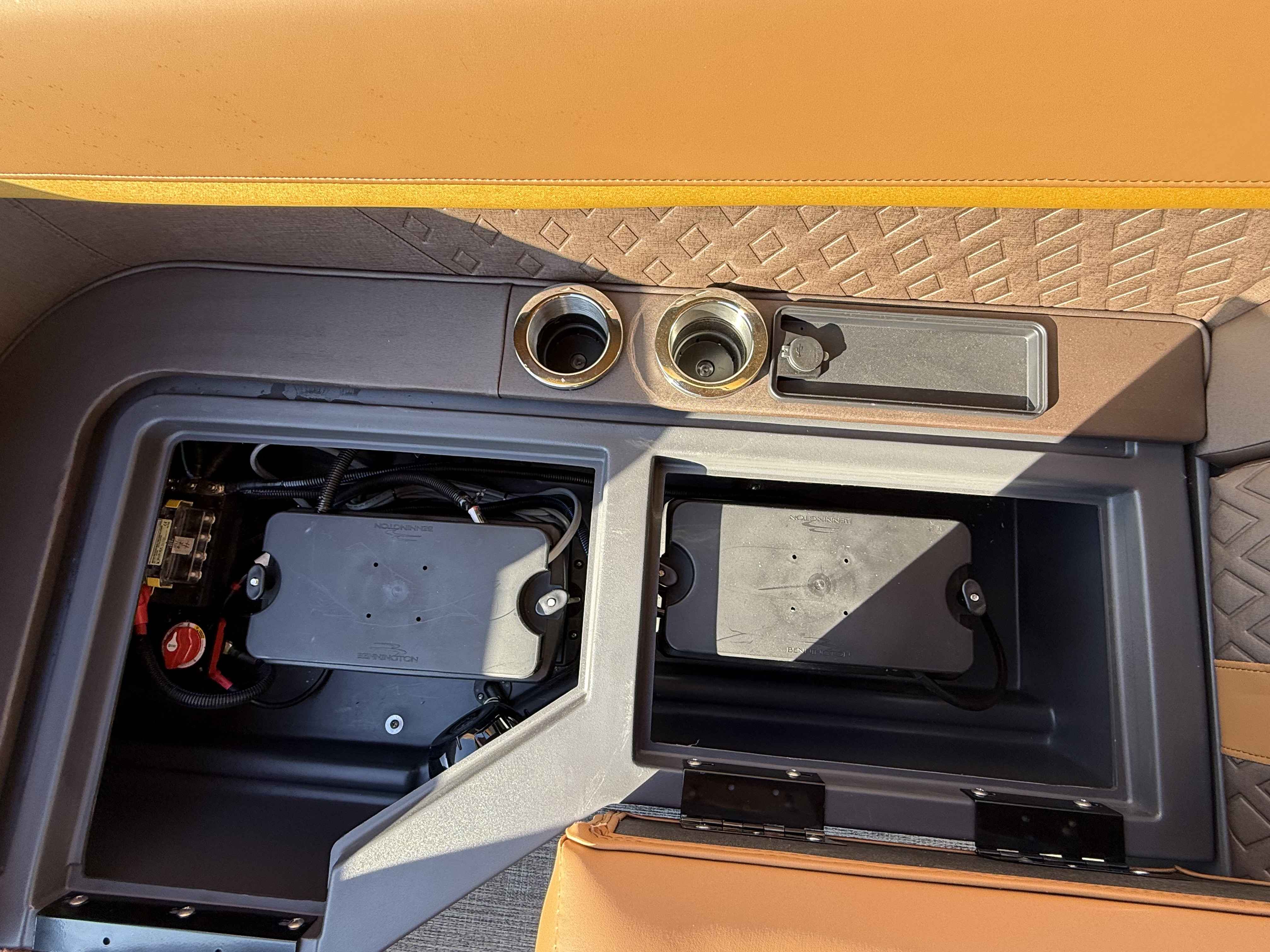 2025 Bennington 24 MFB-12