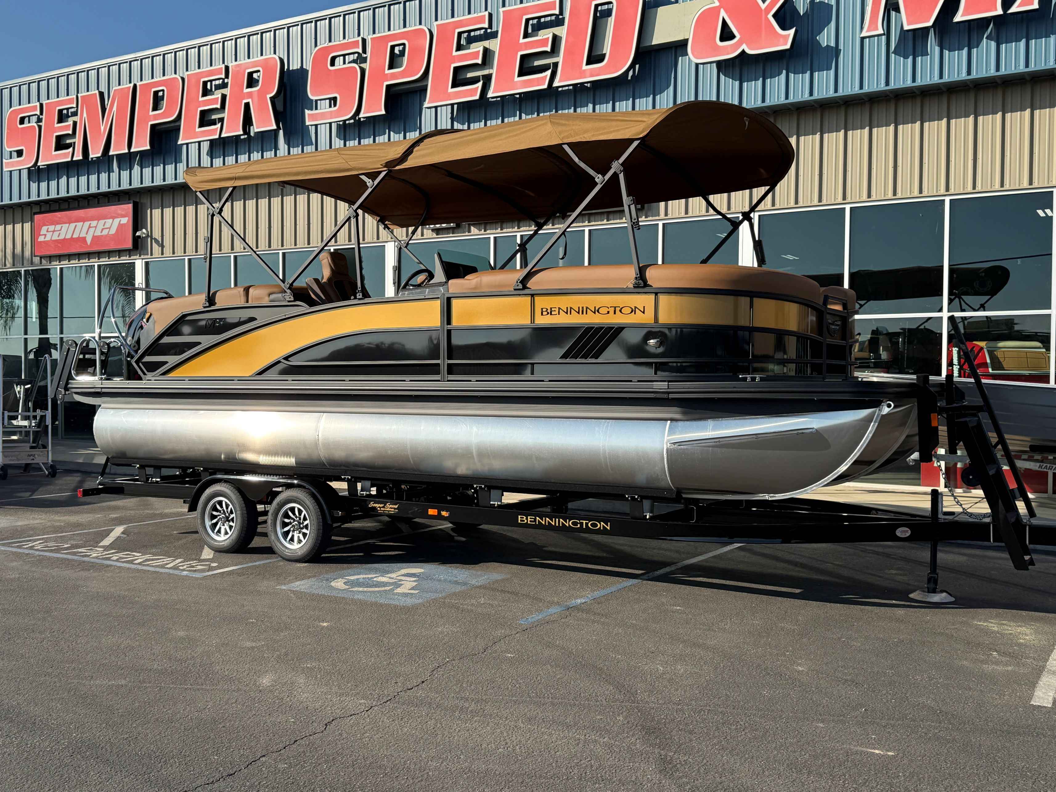 2025 Bennington 24 MFB-2