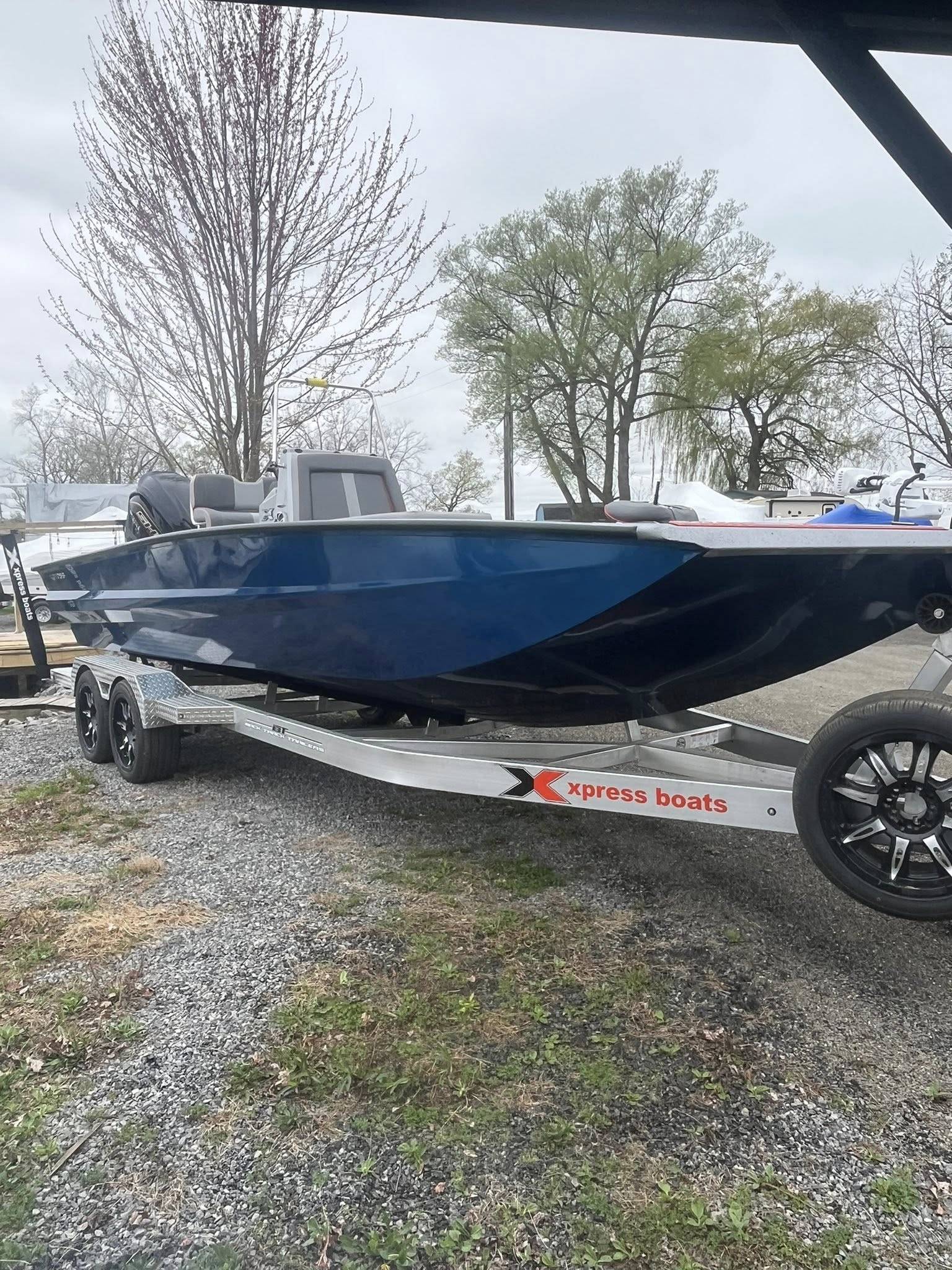 2025 Xpress Hyper-Lift Bay-8