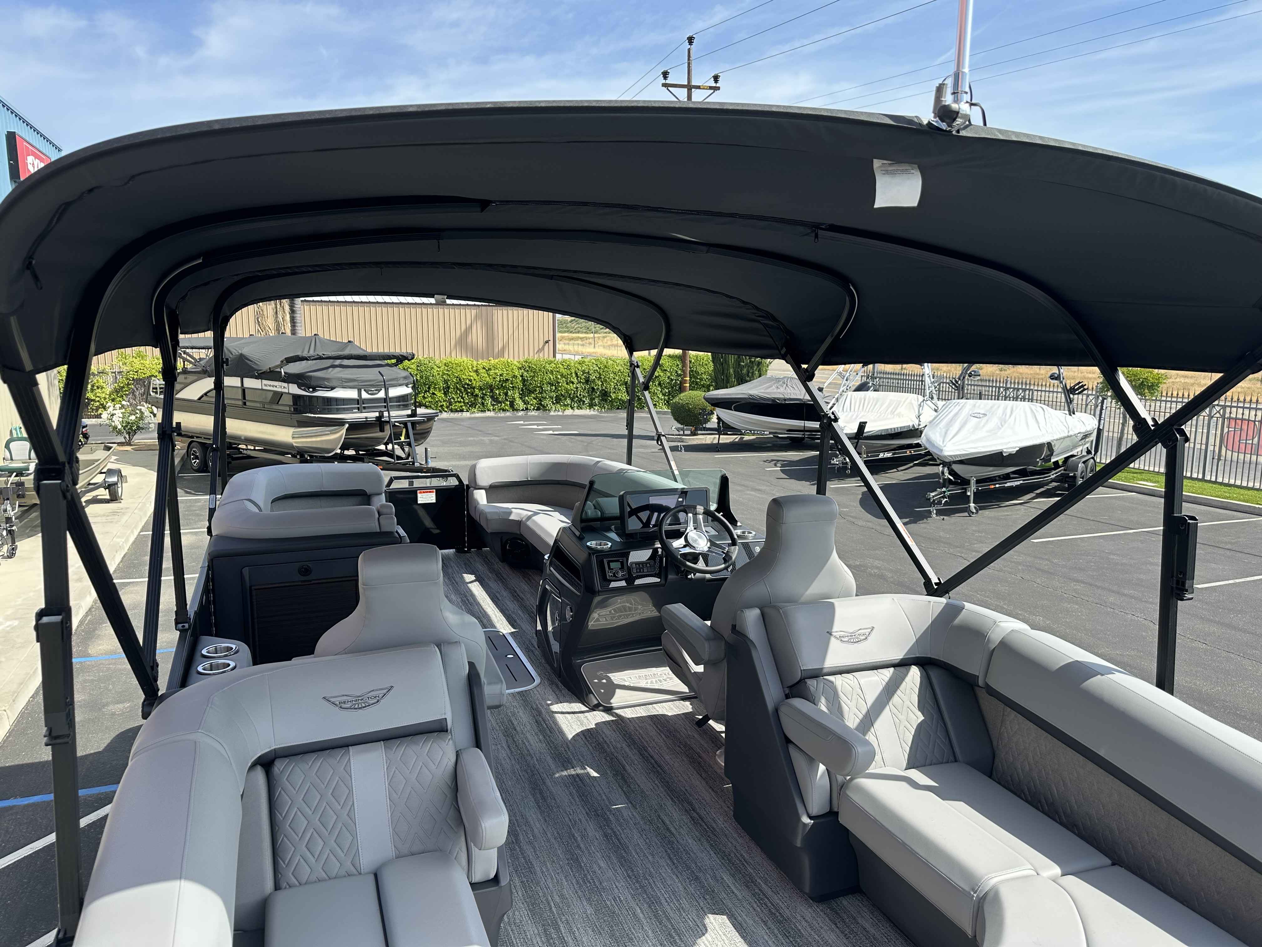2025 Bennington 24 MFB-5